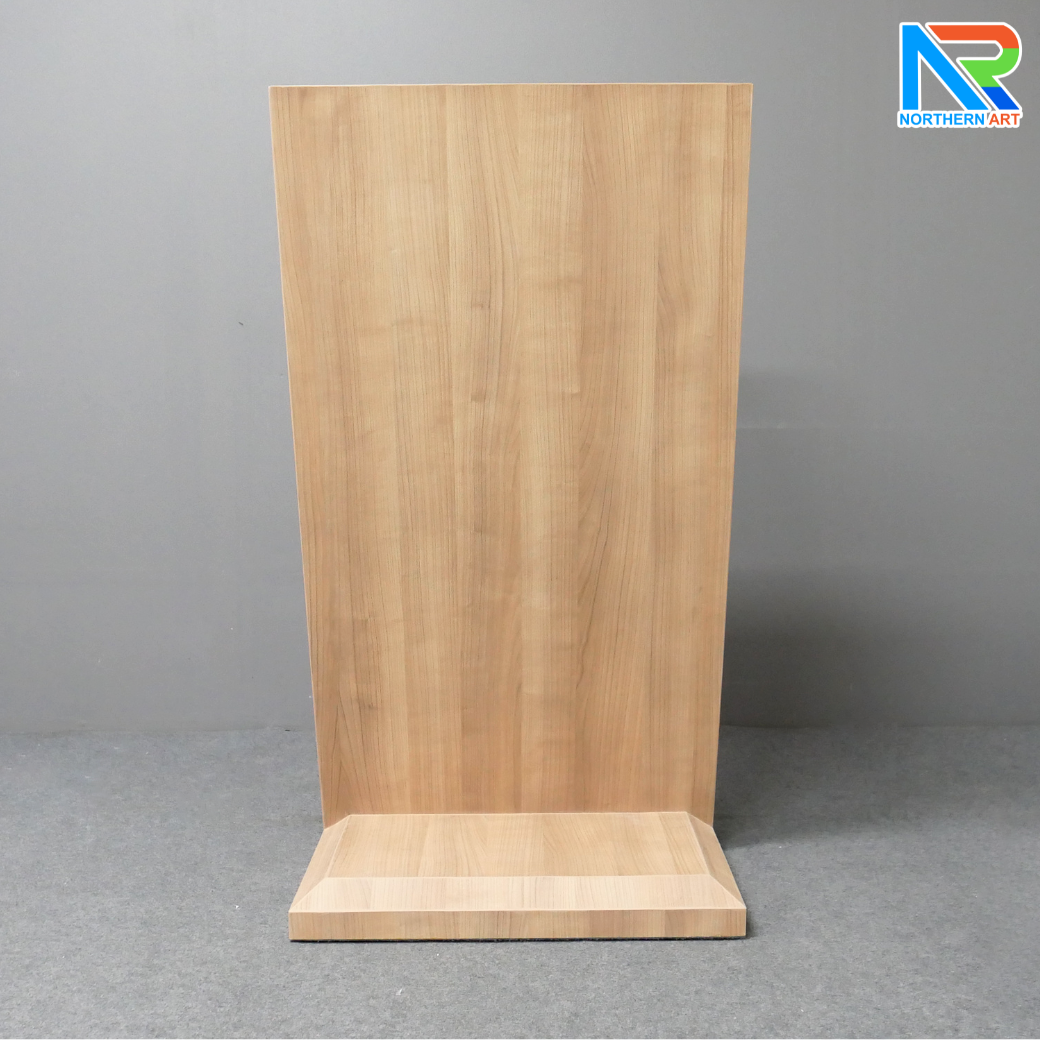 โพเดียมไม้ สีวอลนัทอ่อน ทรง Z ขนาด (W)60 x (L)40 x (H)110 ซม. แข็งแรง ทรงสวย เหมาะสำหรับการนำเสนอทุกโอกาส