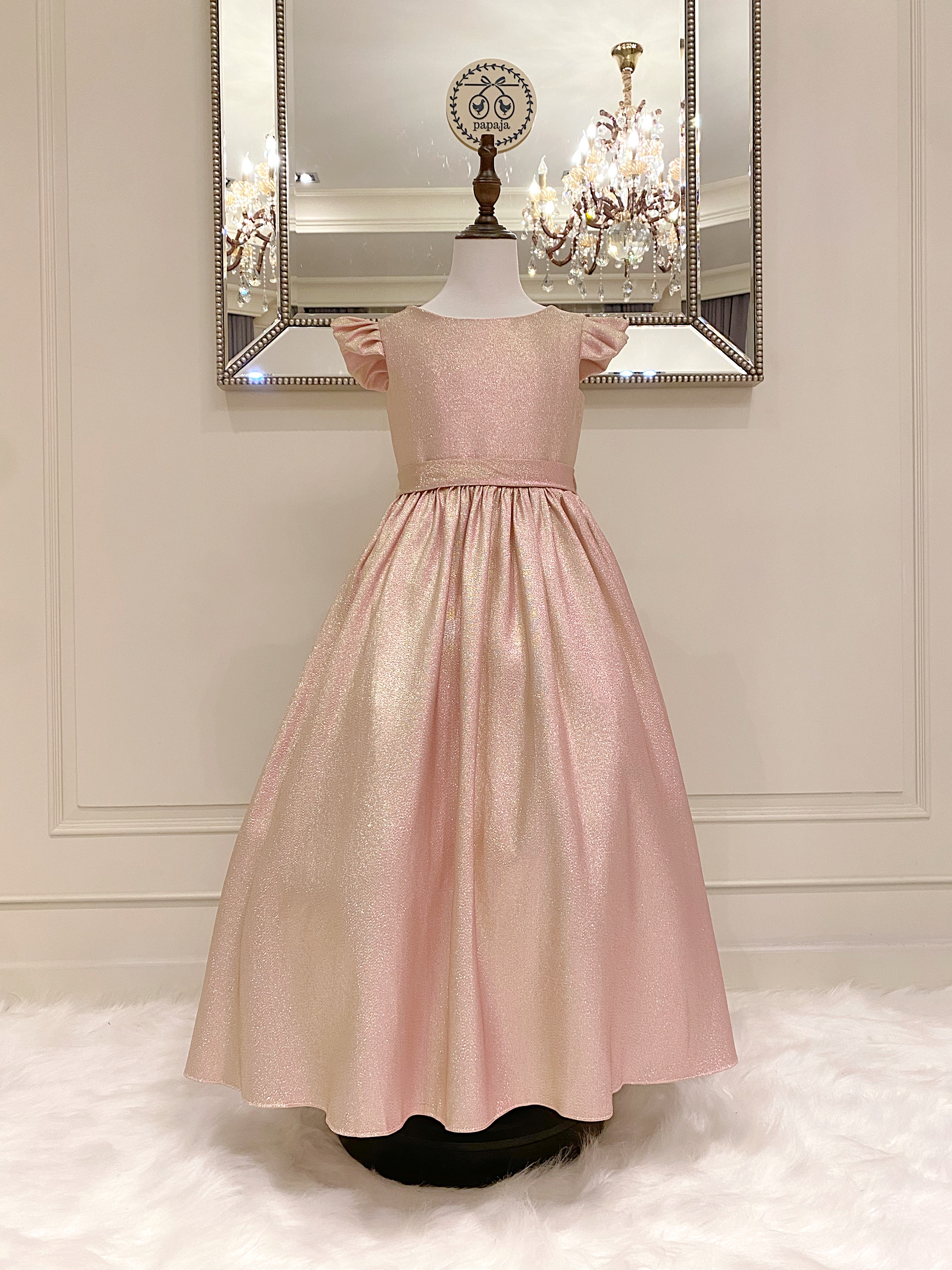 เดรสออกงานราตรียาวแขนกุด สีชมพูพาสเทล เหลือบเมทาลิคสีชมพูพีชอมนู้ด เรียบหรูผู้ดีที่สุด