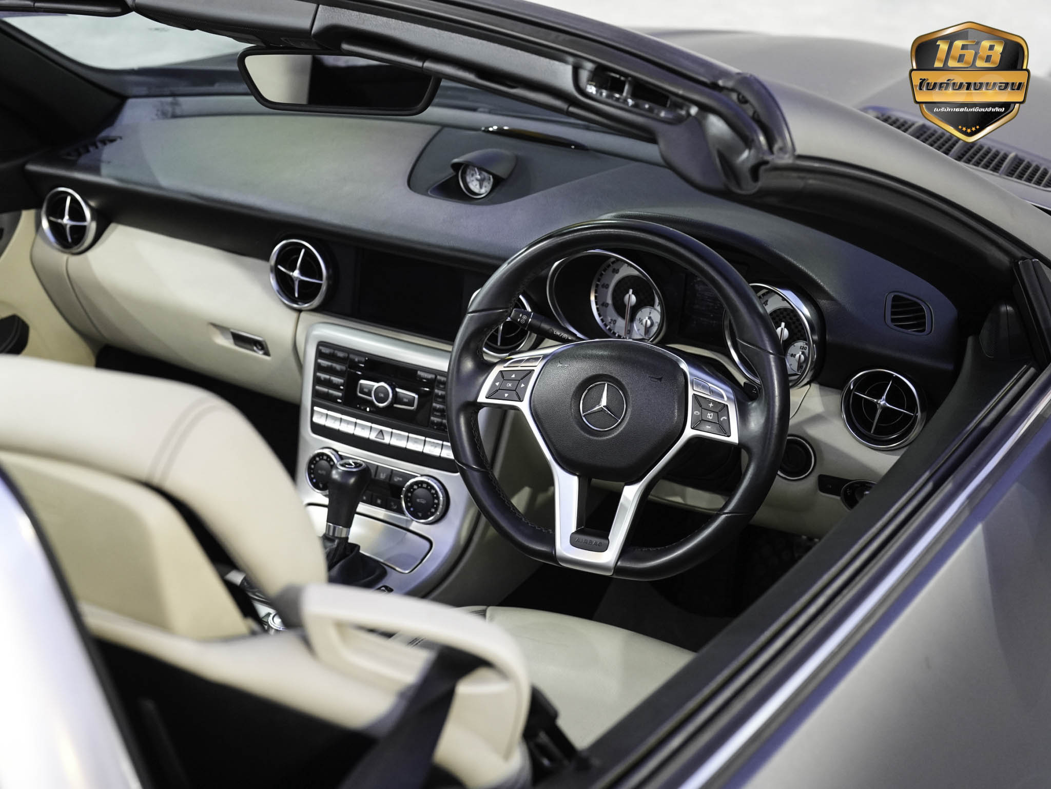 Mercedes-Benz SLK200 Kompressor (R172) จดปี 2015 ดาวห์เริ่มต้นที่ 49,000 บ.