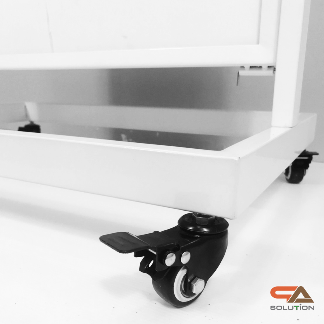 ป้ายตั้งพื้นเหล็ก กรอบคู่ สีขาว มีล้อ (W) 58 × (L) 73 x (H) 160 cm. สอดงานด้านบน โชว์ภาพ2ด้าน ถอดประกอบได้