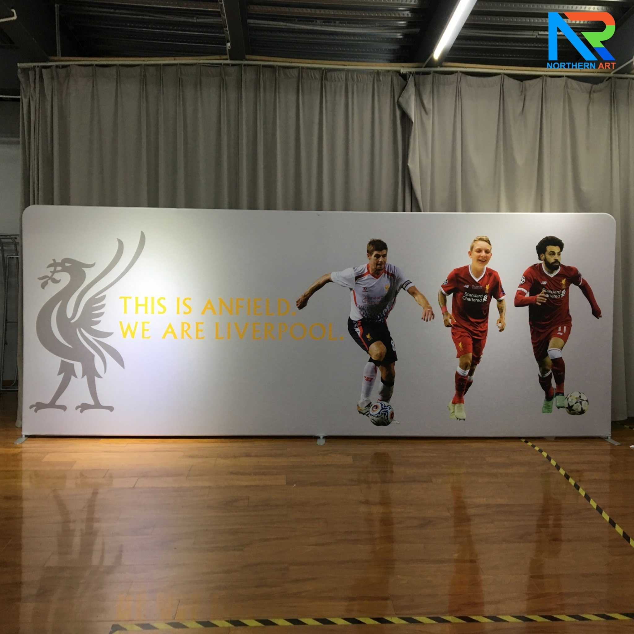 แบคดรอปผ้า (Fabric Backdrop) รุ่นตรง Savvy ขนาด (H)180 x (W)120-1000 cm. โครงอะลูมิเนียม ถอดประกอบได้ แถมฟรี! กระเป๋าใส่อุปกรณ์ 1 ใบ