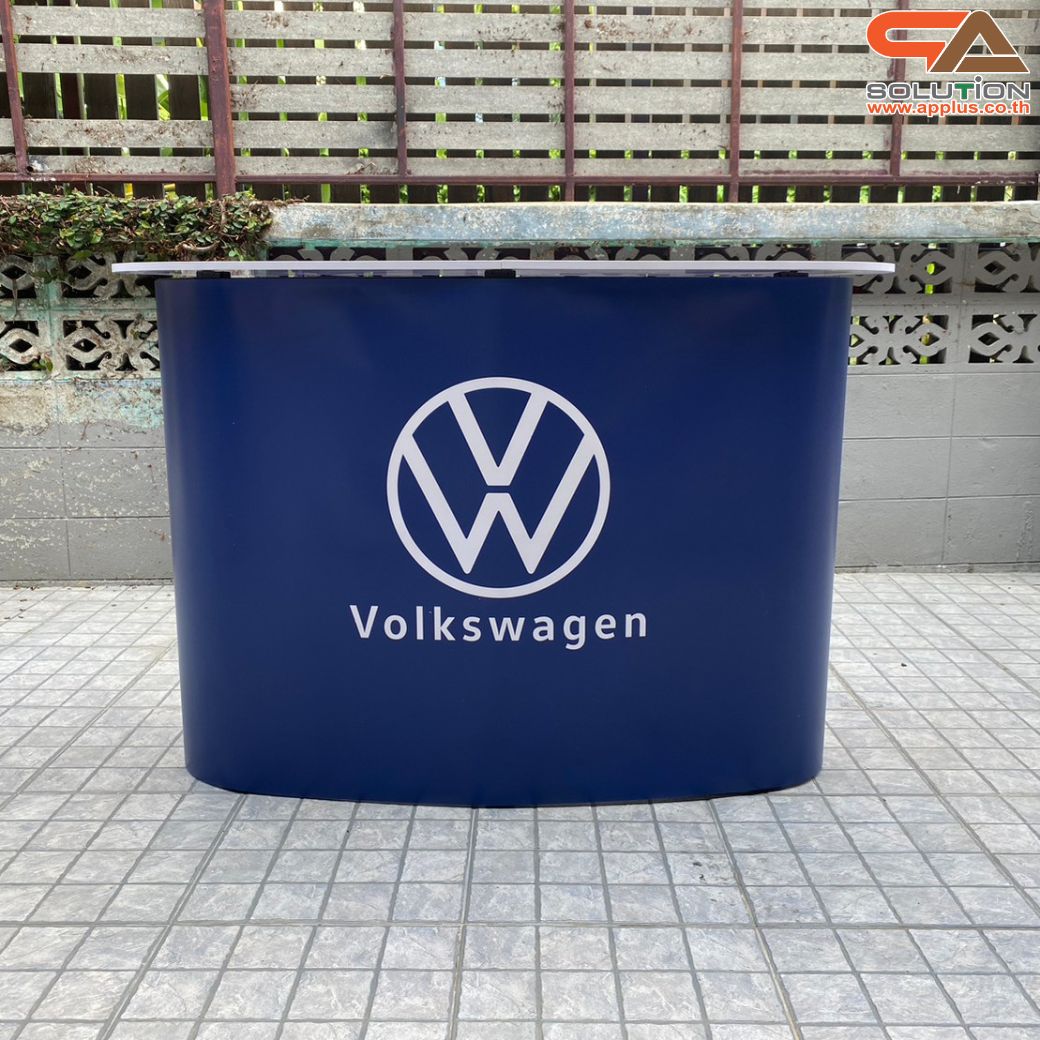 เคาน์เตอร์ออกบูธ รุ่นโค้ง TOPสีขาว มีชั้นวาง ขนาด (W)131 x (D)39 x (H) 87 cm.โครงอะลูมิเนียม พับเก็บได้ เคลื่อนย้ายสะดวก