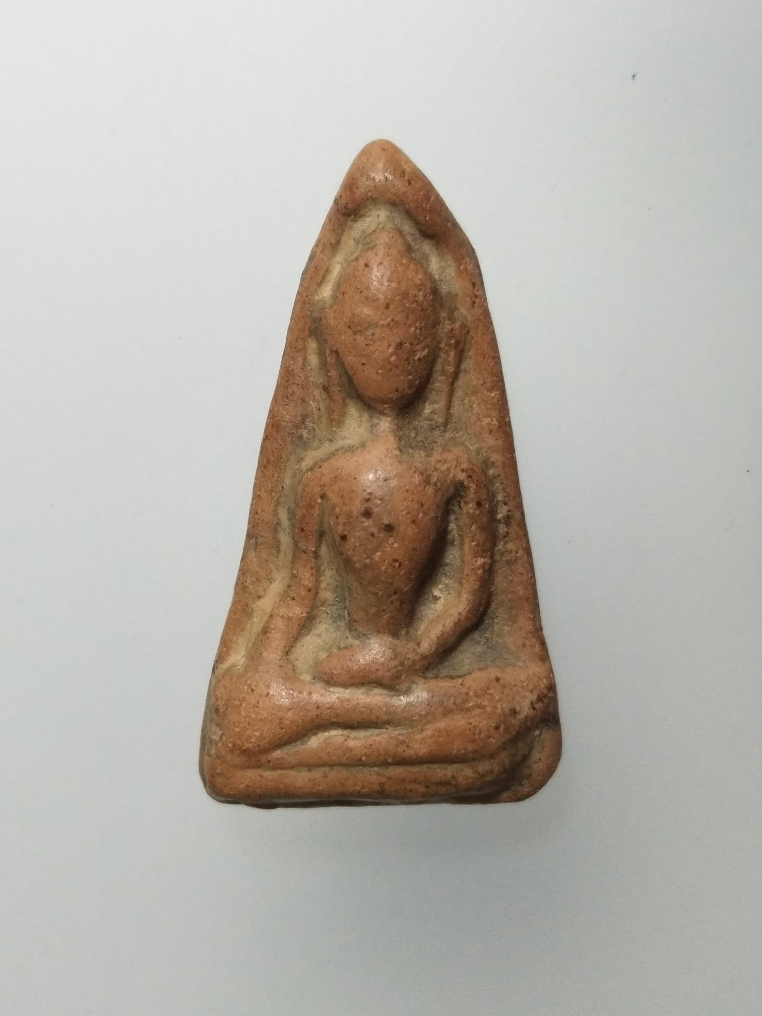 F105 พระผงสุพรรณ