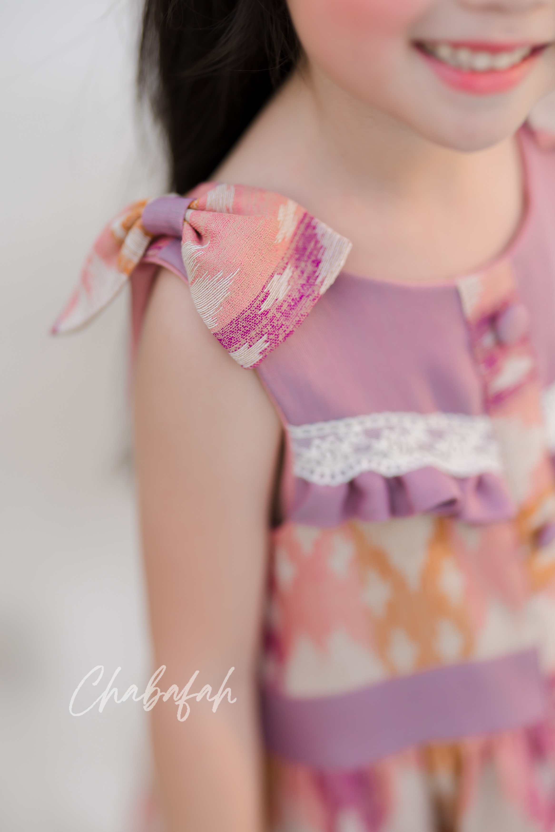 เดรสแขนกุดผ้าไทย แบรนด์ Chabafah สีม่วงตุ่น