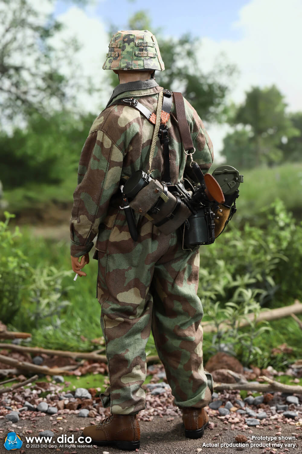 DID D80169 1/6 WWII German 12th SS Panzer Division MG42 Gunner – Otto