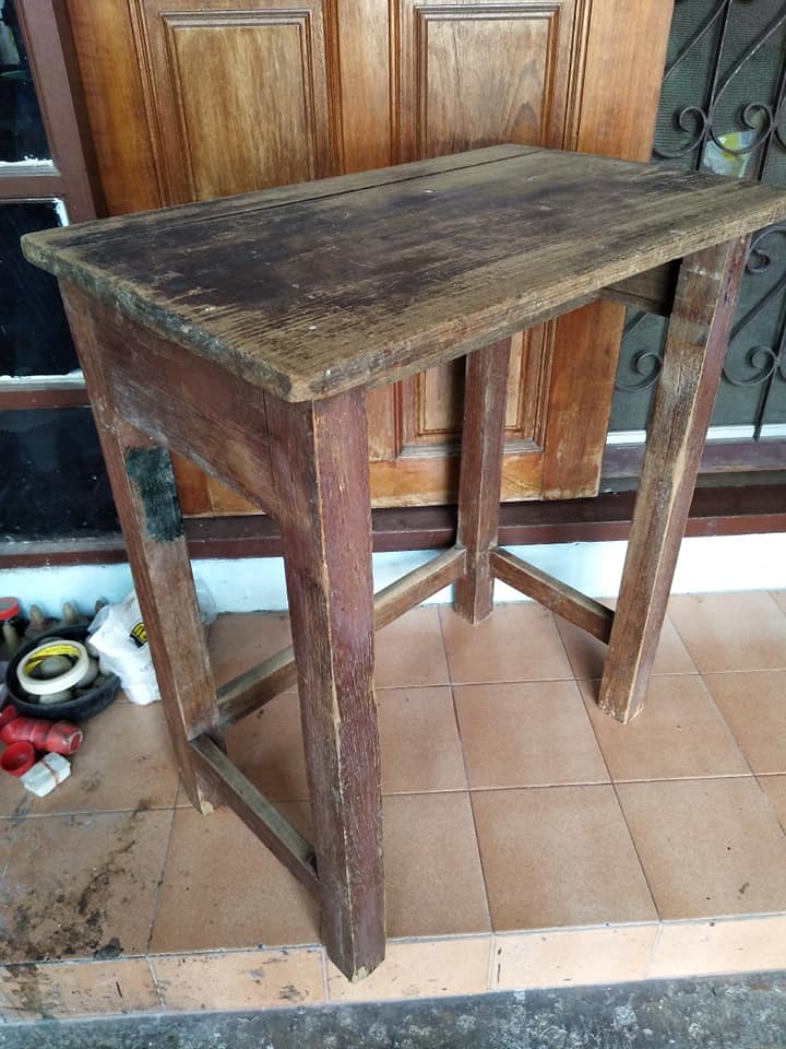 โต๊ะนักเรียนเก่า หน้าไม้เต็มแผ่น (5)