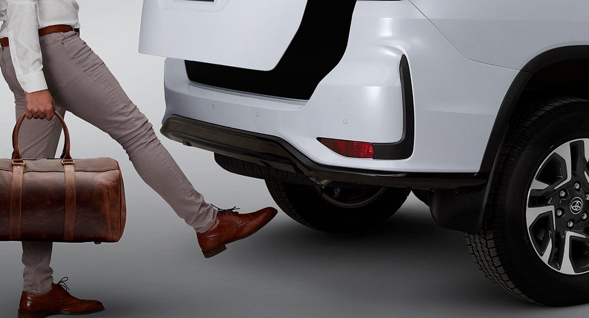 รถเช่า ขอนแก่น - Toyota Fortuner Legender 2.4 รถเช่าสนามบินขอนแก่น (Car rental khonkaen airport)