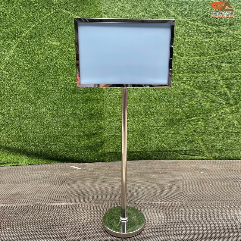 เช่าโปสเตอร์สแตนด์ สแตนเลส ขนาด A2 ฐานกลม โชว์ภาพ2ด้าน สอดงานพิมพ์ด้านบน