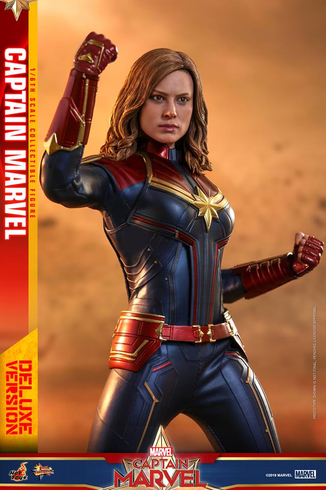 Hot Toys MMS522 CAPTAIN MARVEL - CAPTAIN MARVEL (DELUXE VERSION)