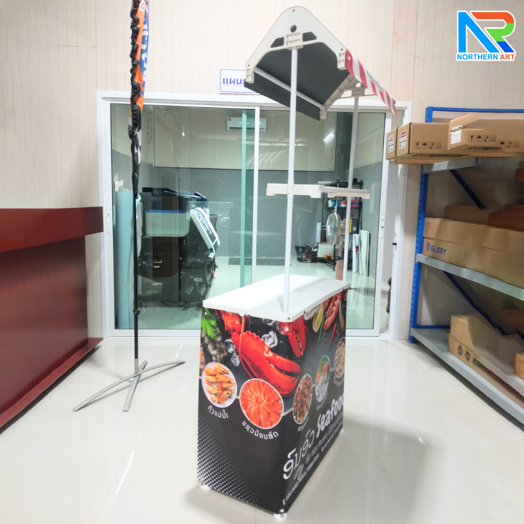 โต๊ะชงชิม บูธชงชิม รุ่นมีหลังคา ขนาด (W)78 x (D)40 x (H)185 cm.พร้อมชั้นวางของ หลังคา ถอดประกอบได้ พร้อมกระเป๋า 1 ใบ