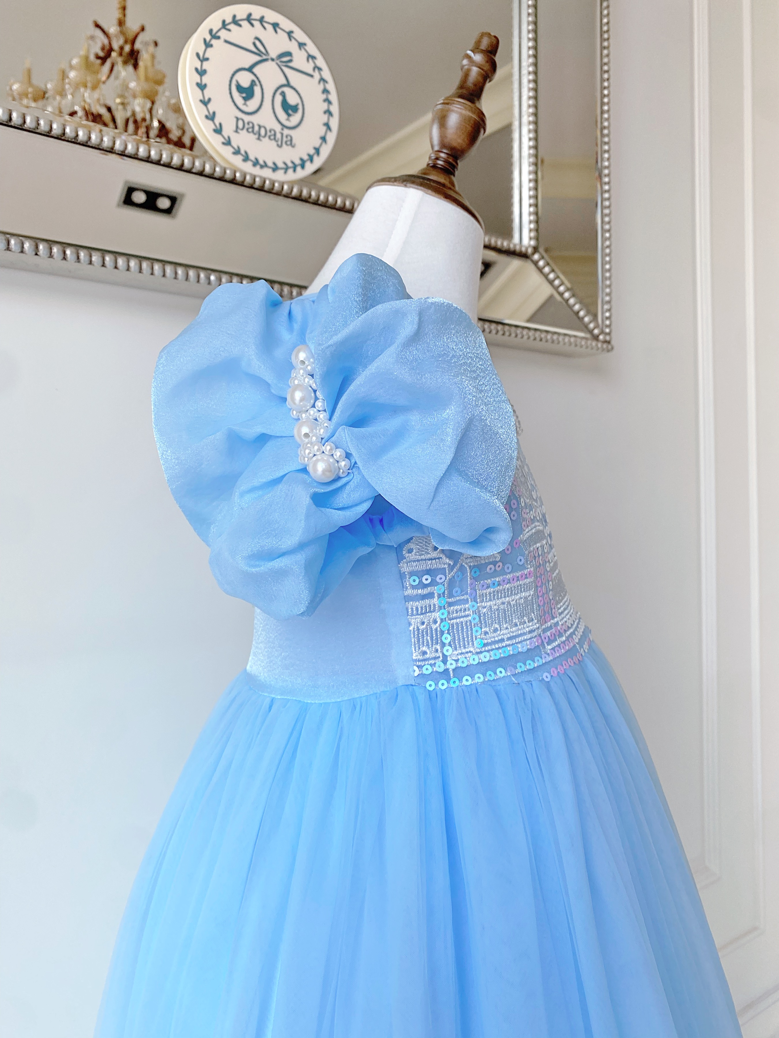 ชุดเจ้าหญิงซินเดอเรลล่า แขนตุ๊กตา ปักลายปราสาทเจ้าหญิงสุดหรูใส่ออกงานได้เลย