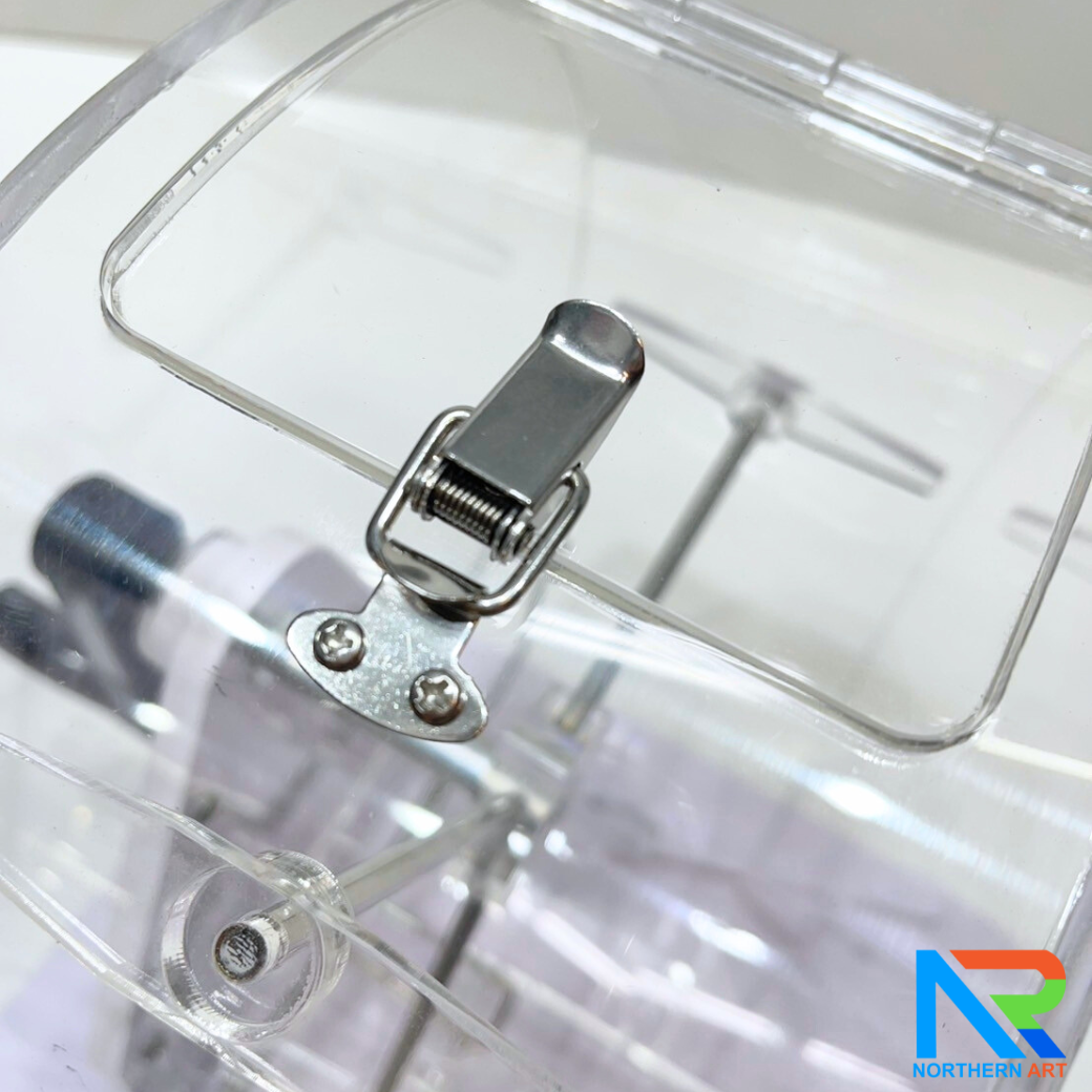 เกมส์จับฉลากมือหมุน ตั้งโต๊ะ ขนาด (W)31.5 X (L)35 X (H)38 cm. หมุนได้ 360 องศา พร้อมลูกบอลตัวเลข 1-60 จำนวน 60 ลูก