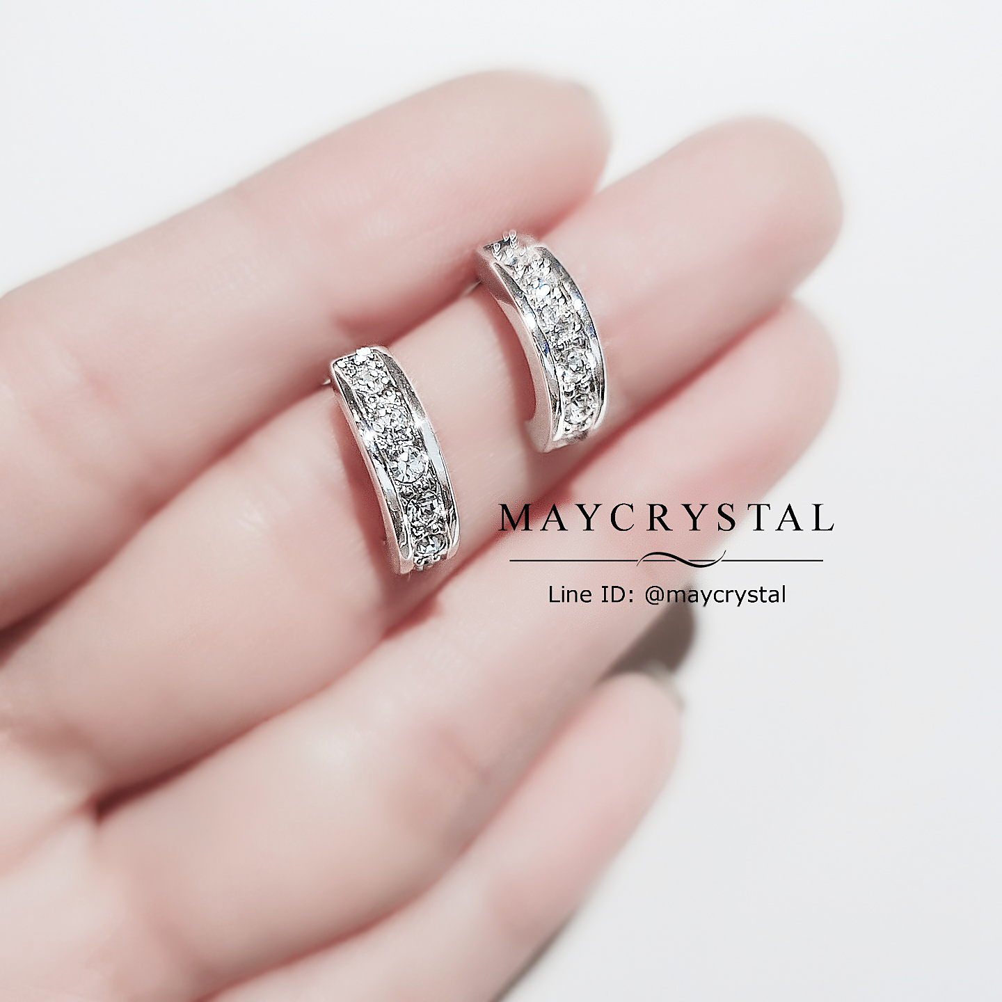 ต่างหูคริสตัลแบรนด์แท้ จากประเทศออสเตรีย (Embellished with Crystals from Austria)