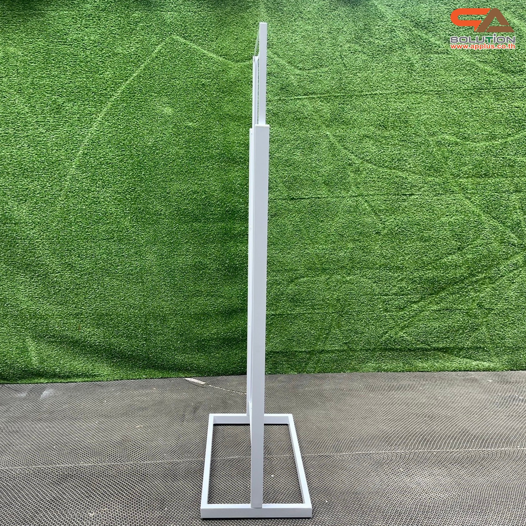ป้ายตั้งพื้นเหล็ก รุ่นกรอบเดี่ยว สีขาว ขนาด (W)62 × (H)156 cm. สอดงานด้านบน โชว์ภาพ2ด้าน ถอดประกอบได้