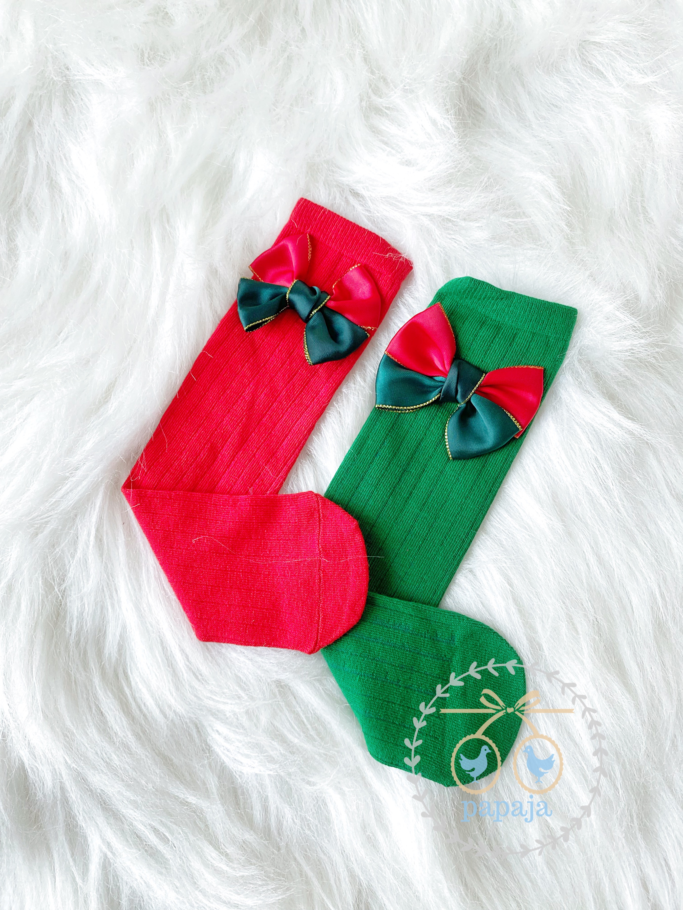 (เซต 4 ชิ้น) เซตเดรสคริสต์มาสงานไฮพรีเมี่ยม ธีมต้น X'mas สีเขียวแดง (เดรส+โบว์หลัง+ที่ติดผมทรงหมวก+ถุงเท้า) Christmas