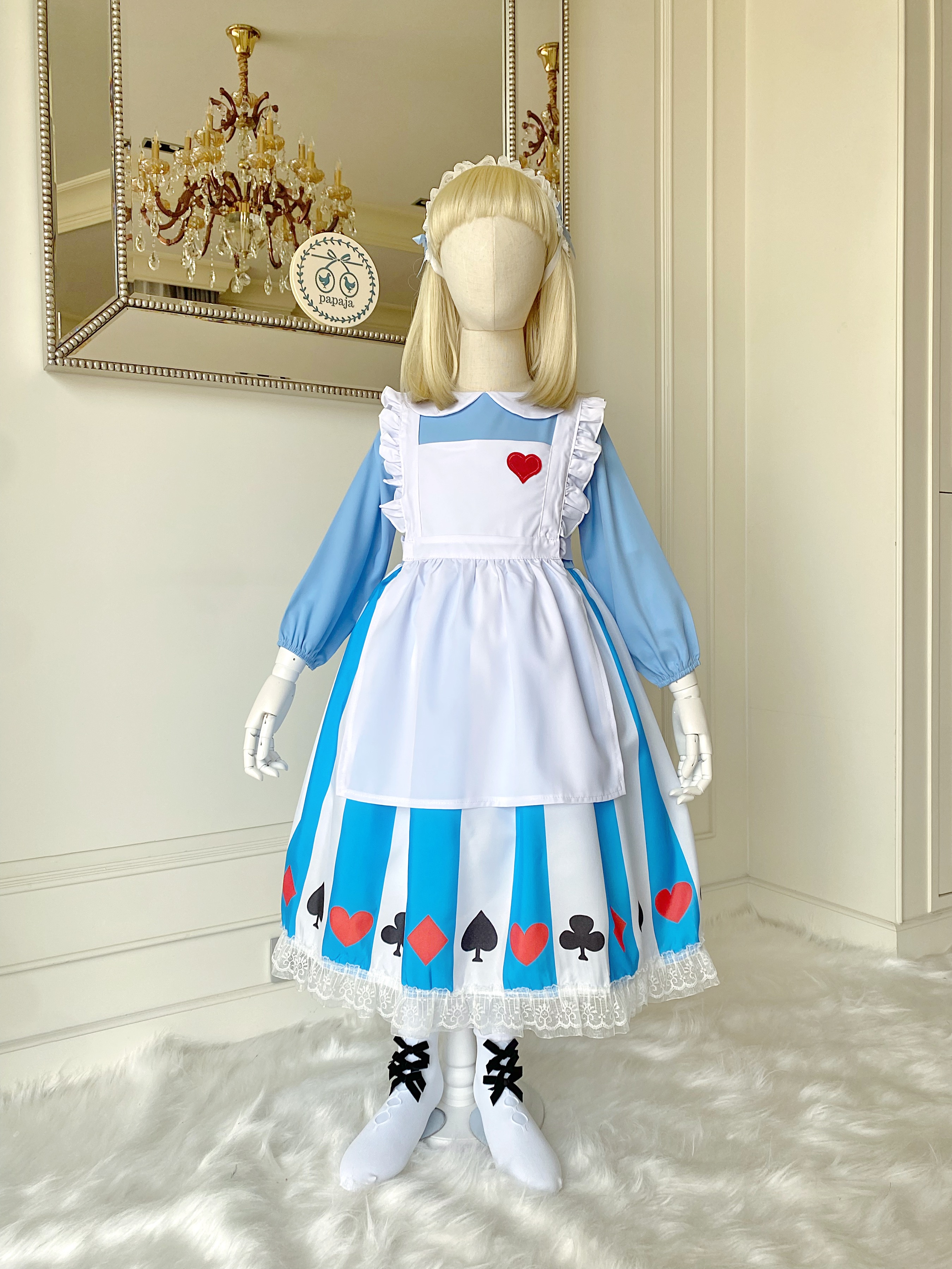 ชุดเจ้าหญิงอลิสแขนตุ๊กตาปกคอบัว (Alice in Wonderland) พร้อมที่คาดผมสีขาว และถุงเท้าเข้าชุด