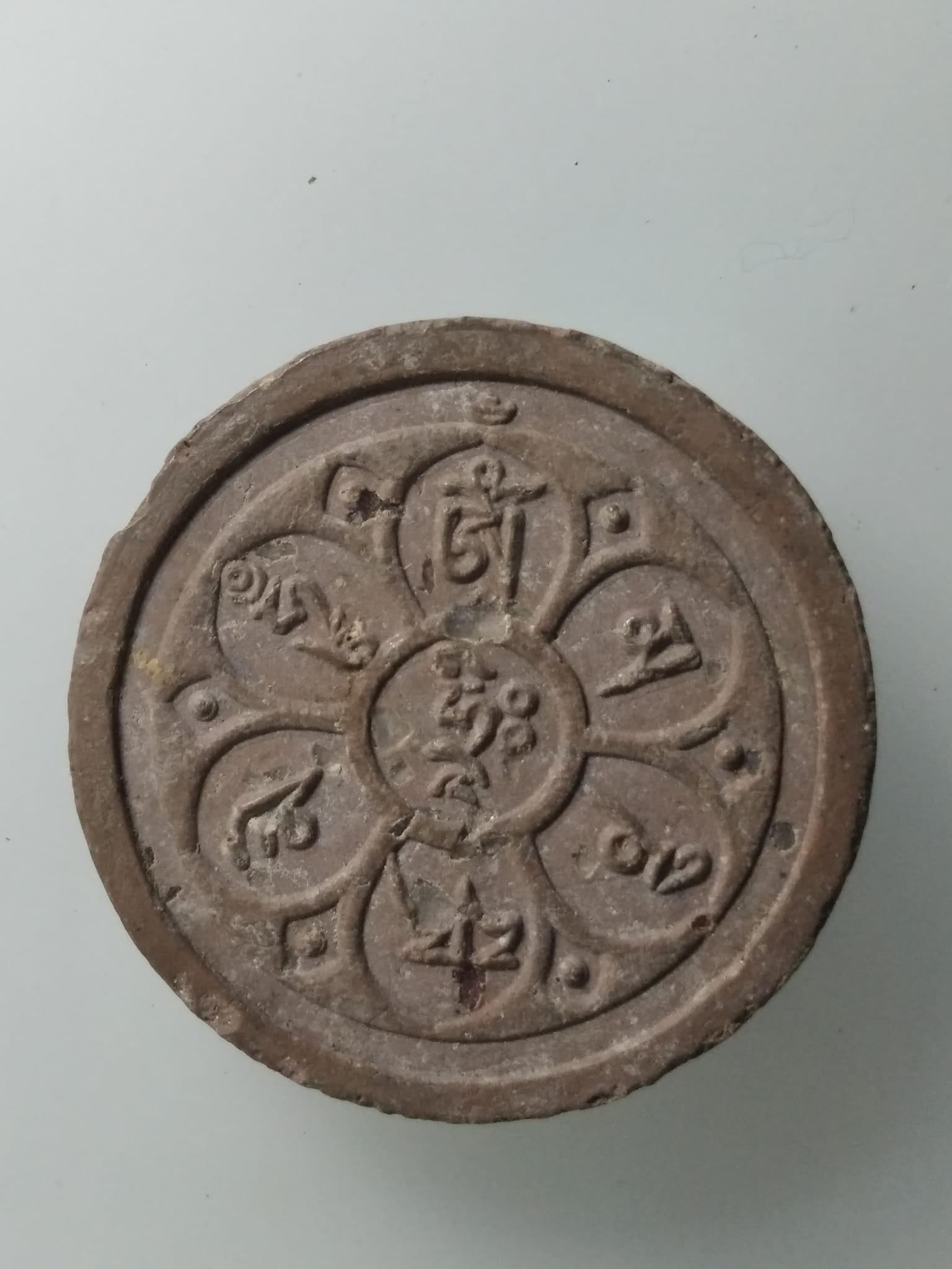 H030 พระผง เจ้าแม่กวนอิมพันมือ