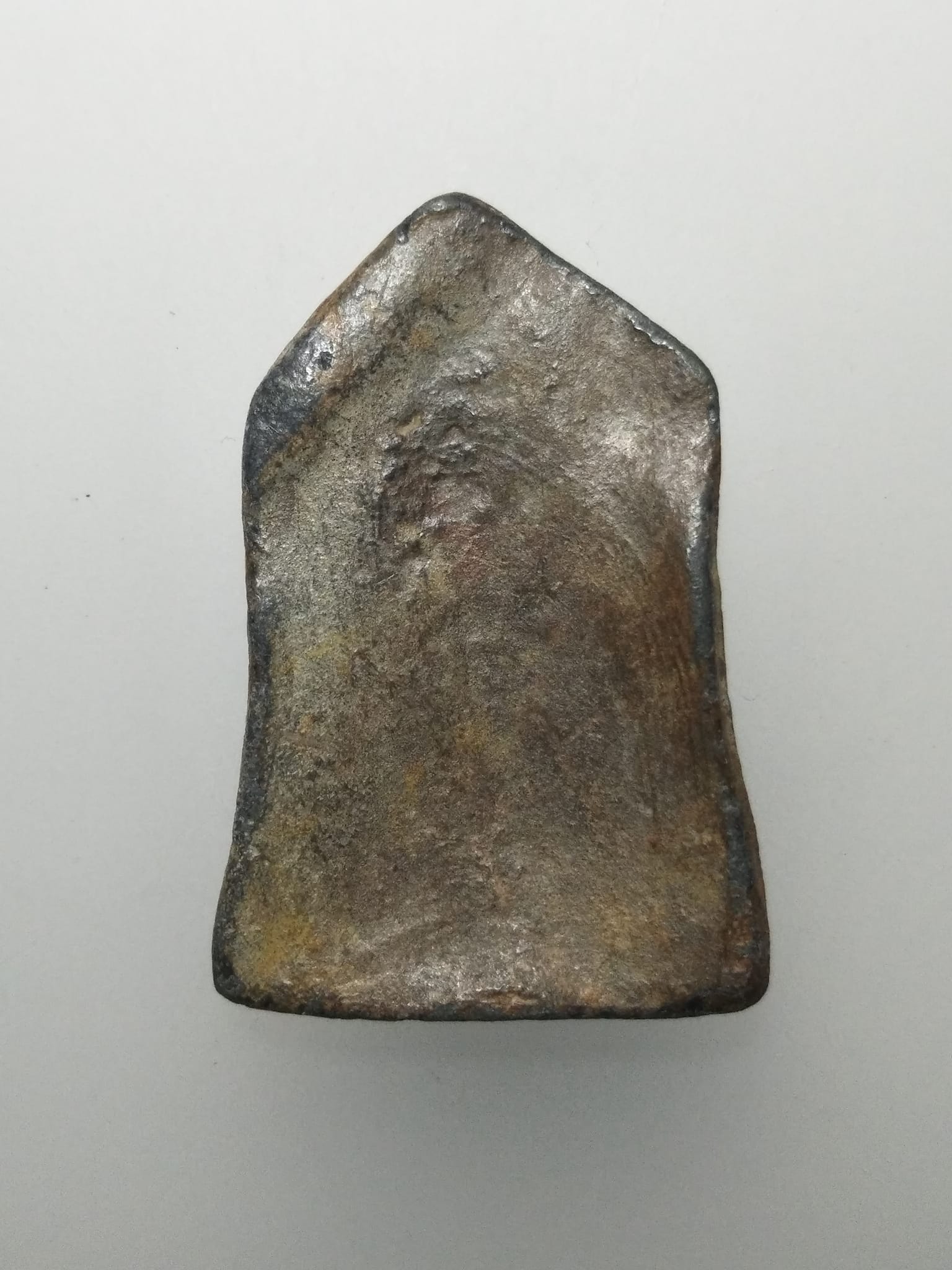 E351 พระกำแพงซุ้มยอ เนื้อชิน