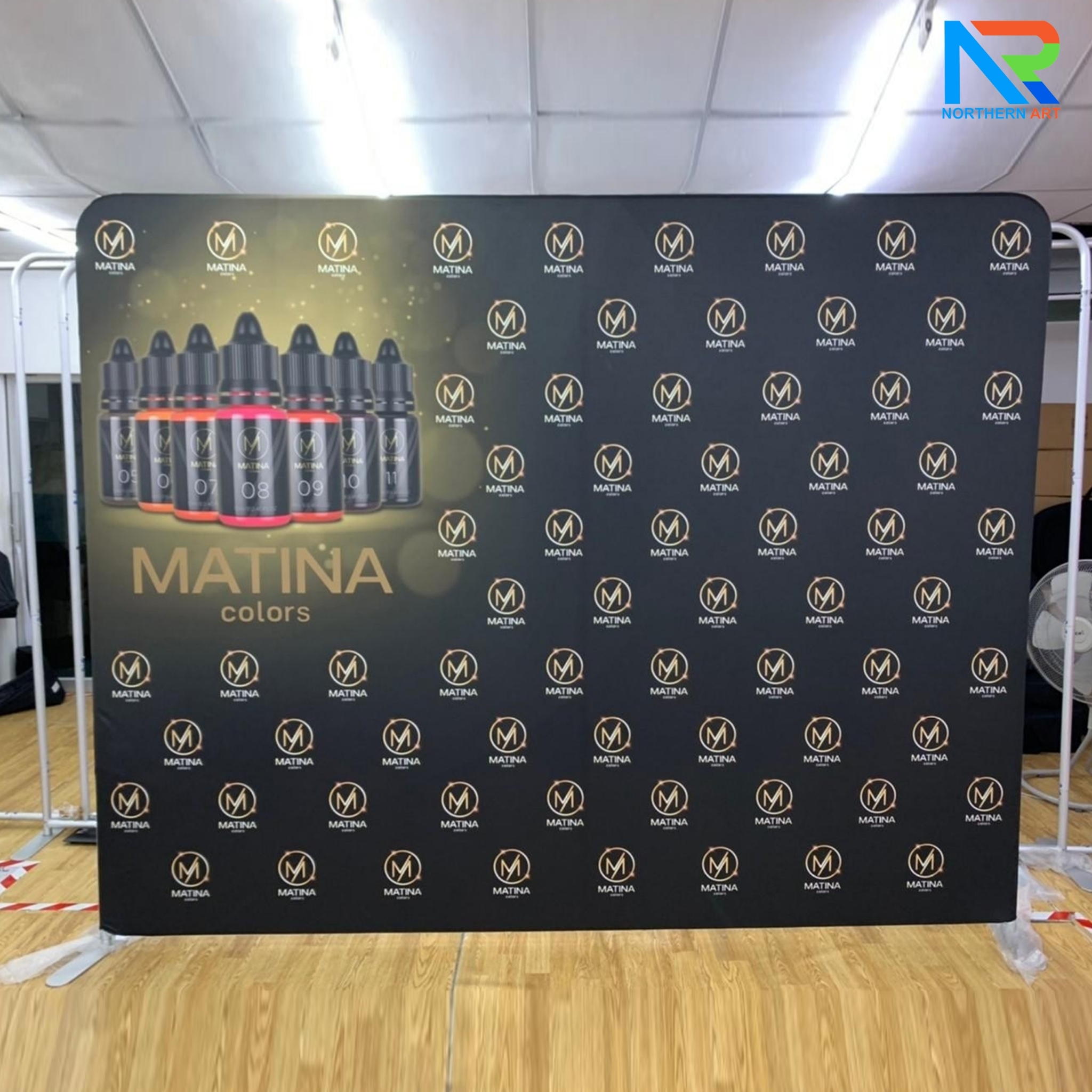 แบคดรอปผ้า (Fabric Backdrop) รุ่นตรง Savvy ขนาด (H)180 x (W)120-1000 cm. โครงอะลูมิเนียม ถอดประกอบได้ แถมฟรี! กระเป๋าใส่อุปกรณ์ 1 ใบ