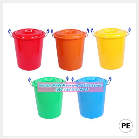 P04940 ถังน้ำพร้อมฝา 15 แกลลอน 54.5 ลิตร (กว้าง 42.5 ยาว 42.5 สูง 52 ซม.) เกรดเอ คุณภาพดี สีสวย 315A ราคาส่งต่อ 12 ใบ (เฉลี่ย 300 บต่อใบ)