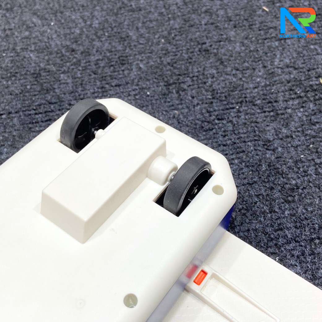 เกมส์ยิงเป้าตั้งโต๊ะ ขนาด (W)65 x (D)30 x (H)92 cm. พร้อมเป้าเคลื่อนที่ 4 แผ่น 3 ชุด และปืนกระสุนโฟม 1 กระบอก