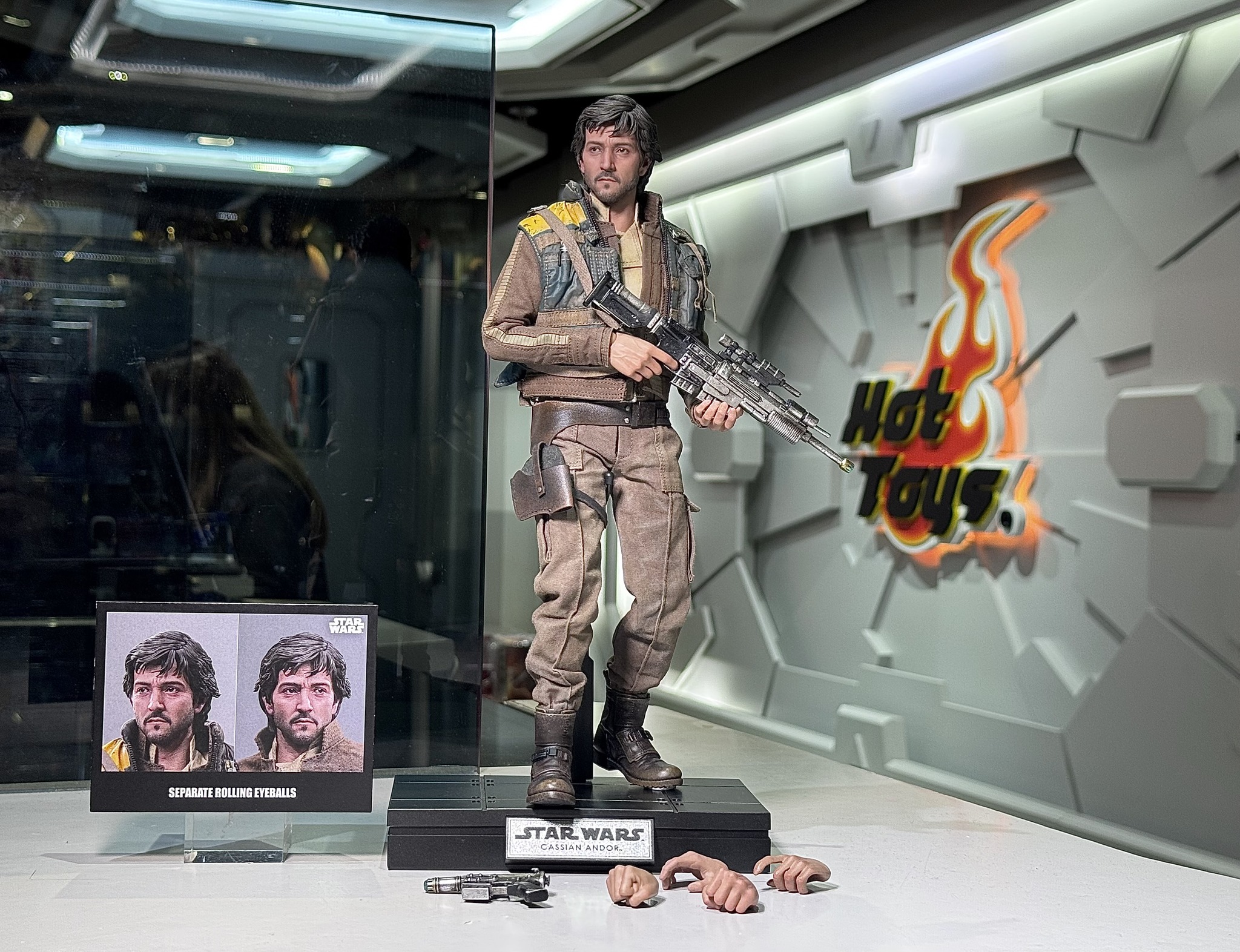 Hot Toys MMS802 Rogue One: A Star Wars Story - Cassian Andor