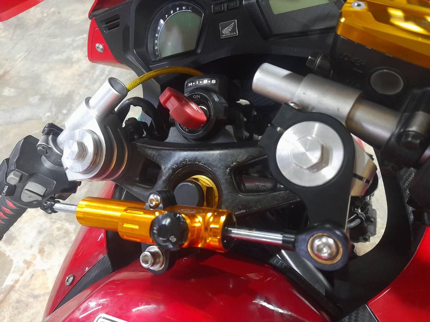 กันสะบัด Racing Boy Apex