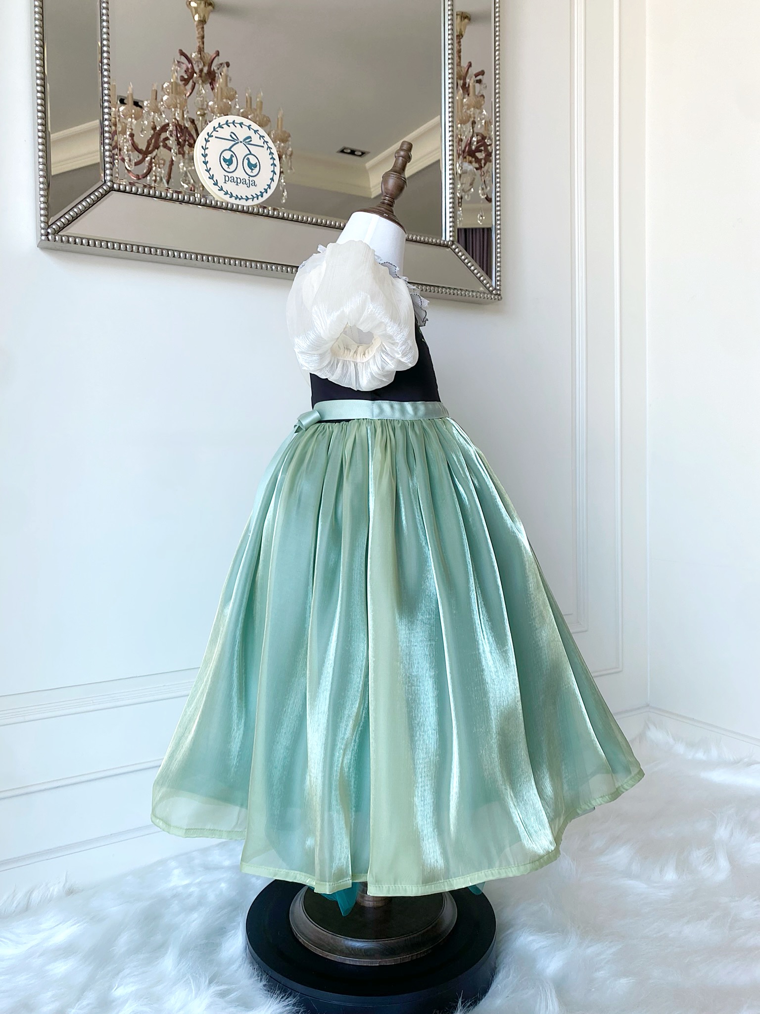 ชุดเจ้าหญิงอันนากระโปรงเขียวอ่อน รุ่นคลาสสิค งานสวยหรู