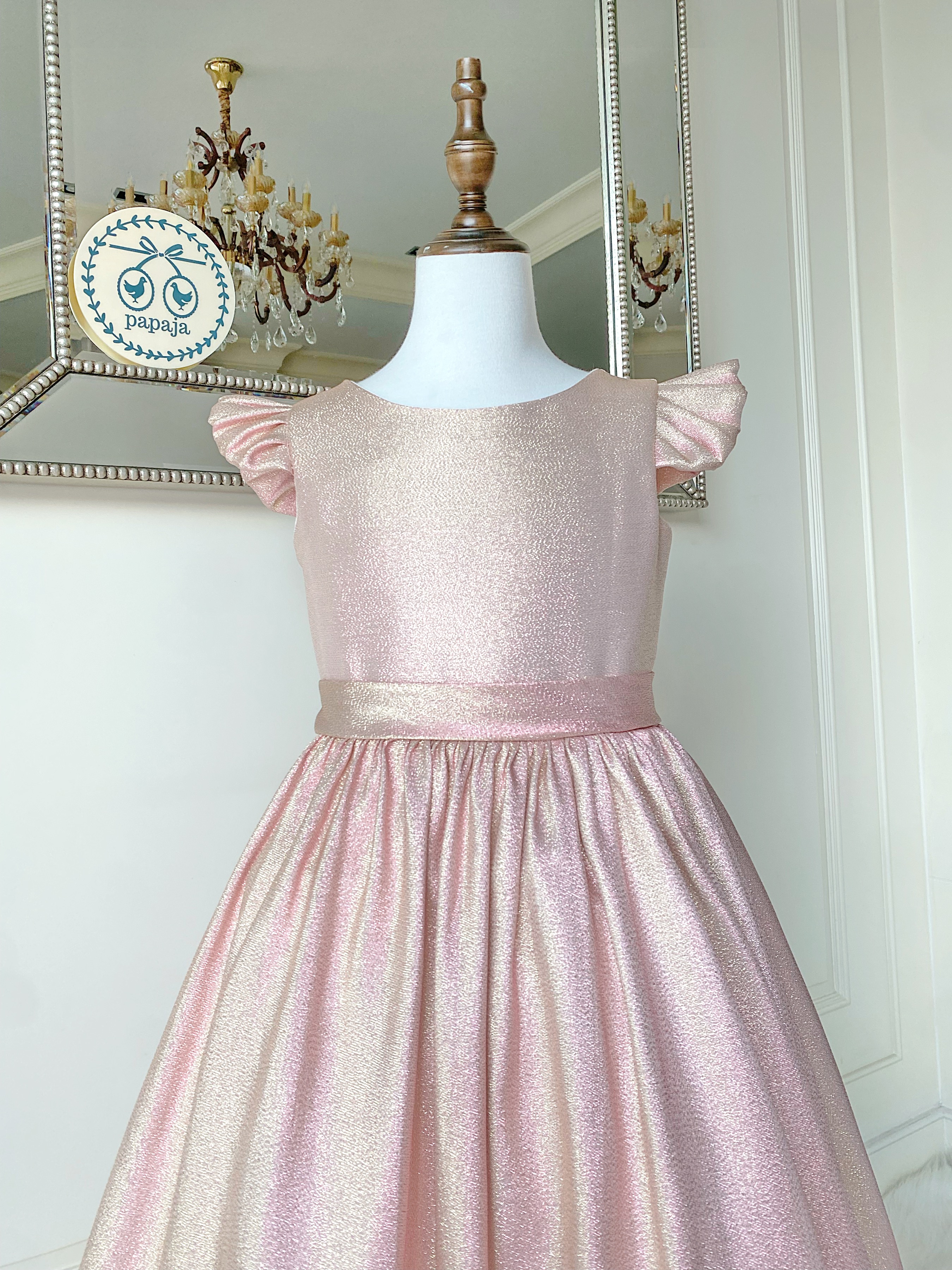 เดรสออกงานราตรียาวแขนกุด สีชมพูพาสเทล เหลือบเมทาลิคสีชมพูพีชอมนู้ด เรียบหรูผู้ดีที่สุด