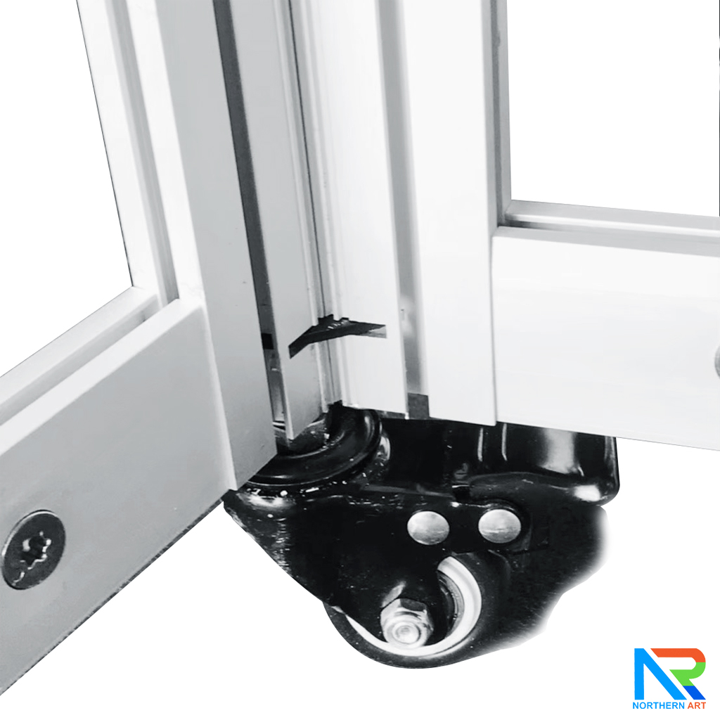 บอร์ดจัดนิทรรศการ อะลูมิเนียม ตั้งซิกแซก 6 บานพร้อมล้อ ขนาด (W)100 x (H)200 ซม. ถอดประกอบและพับเก็บได้