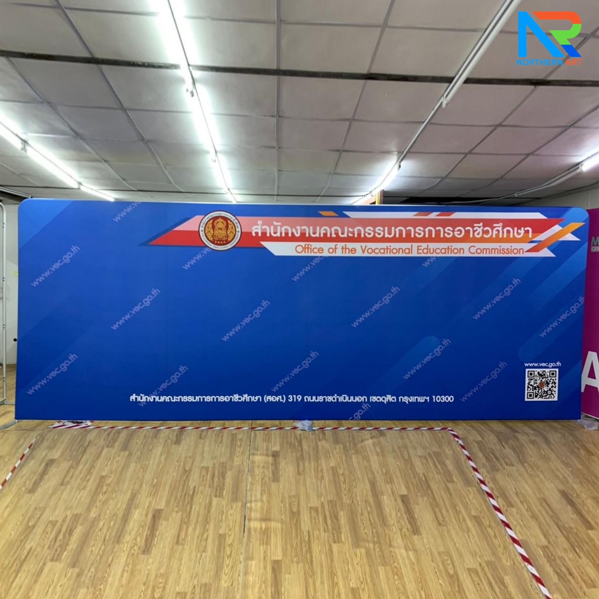 แบคดรอปผ้า (Fabric Backdrop) รุ่นตรง Savvy ขนาด (H)180 x (W)120-1000 cm. โครงอะลูมิเนียม ถอดประกอบได้ แถมฟรี! กระเป๋าใส่อุปกรณ์ 1 ใบ