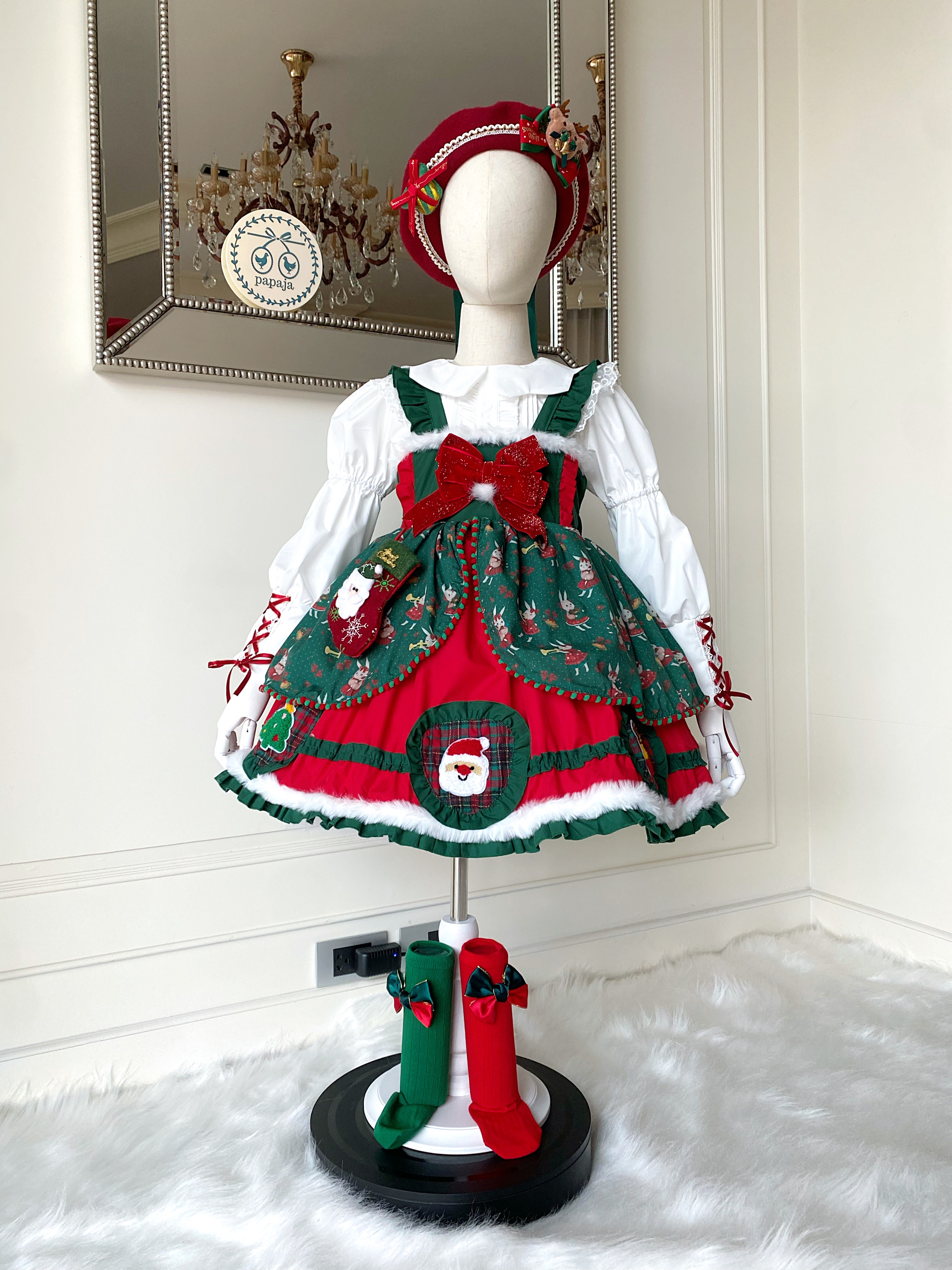 (เซต 4 ชิ้น) เซตเดรสคริสต์มาสงานพรีเมี่ยม ธีมต้น X'mas สีเขียวแดง (เดรส+เสื้อแขนยาว+หมวก+ถุงเท้า) Christmas