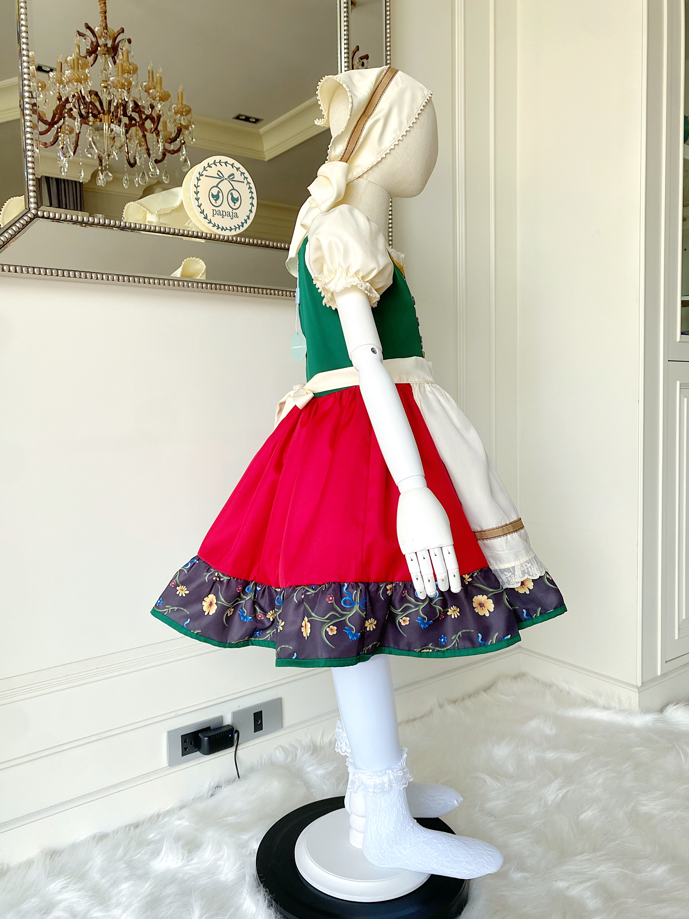 (เซต 4 ชิ้น) ชุดคอสเพลย์ ชุดประจำชาติเยอรมัน (German) เด็กหญิงโทนแดงเขียว (ชุด+ถุงเท้า+ผ้าคาดผม+ผ้ากันเปื้อน)