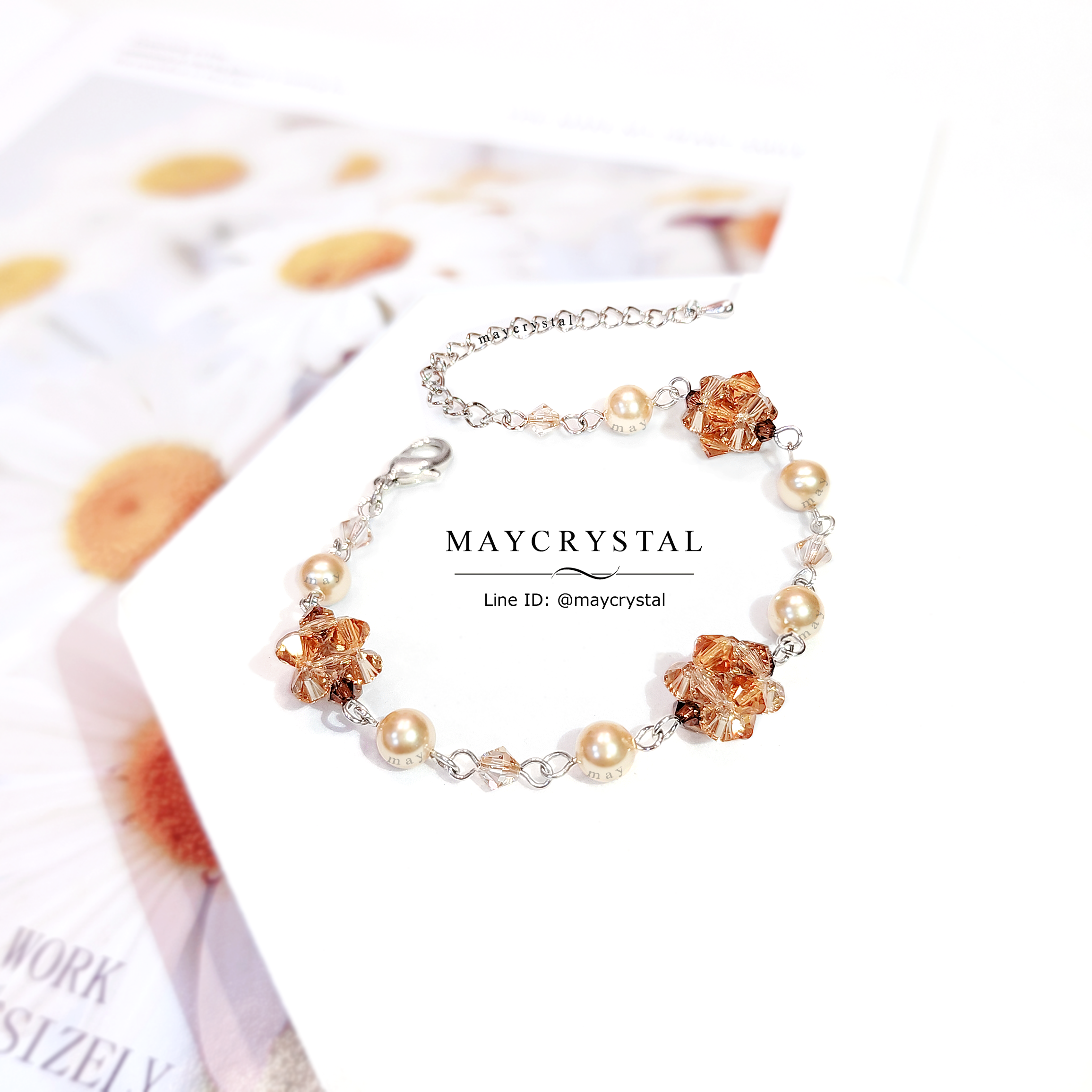 สั่งทำสีอื่นได้ค่ะ สร้อยข้อมือคริสตัลจากประเทศออสเตรีย (Embellished with Crystals from Austria)