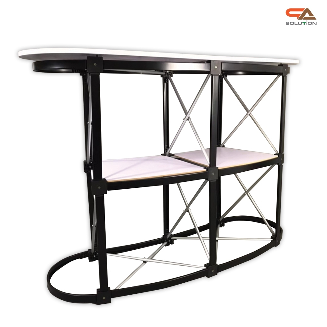 เคาน์เตอร์ออกบูธ รุ่นโค้ง TOPสีขาว มีชั้นวาง ขนาด (W)131 x (D)39 x (H) 87 cm.โครงอะลูมิเนียม พับเก็บได้ เคลื่อนย้ายสะดวก