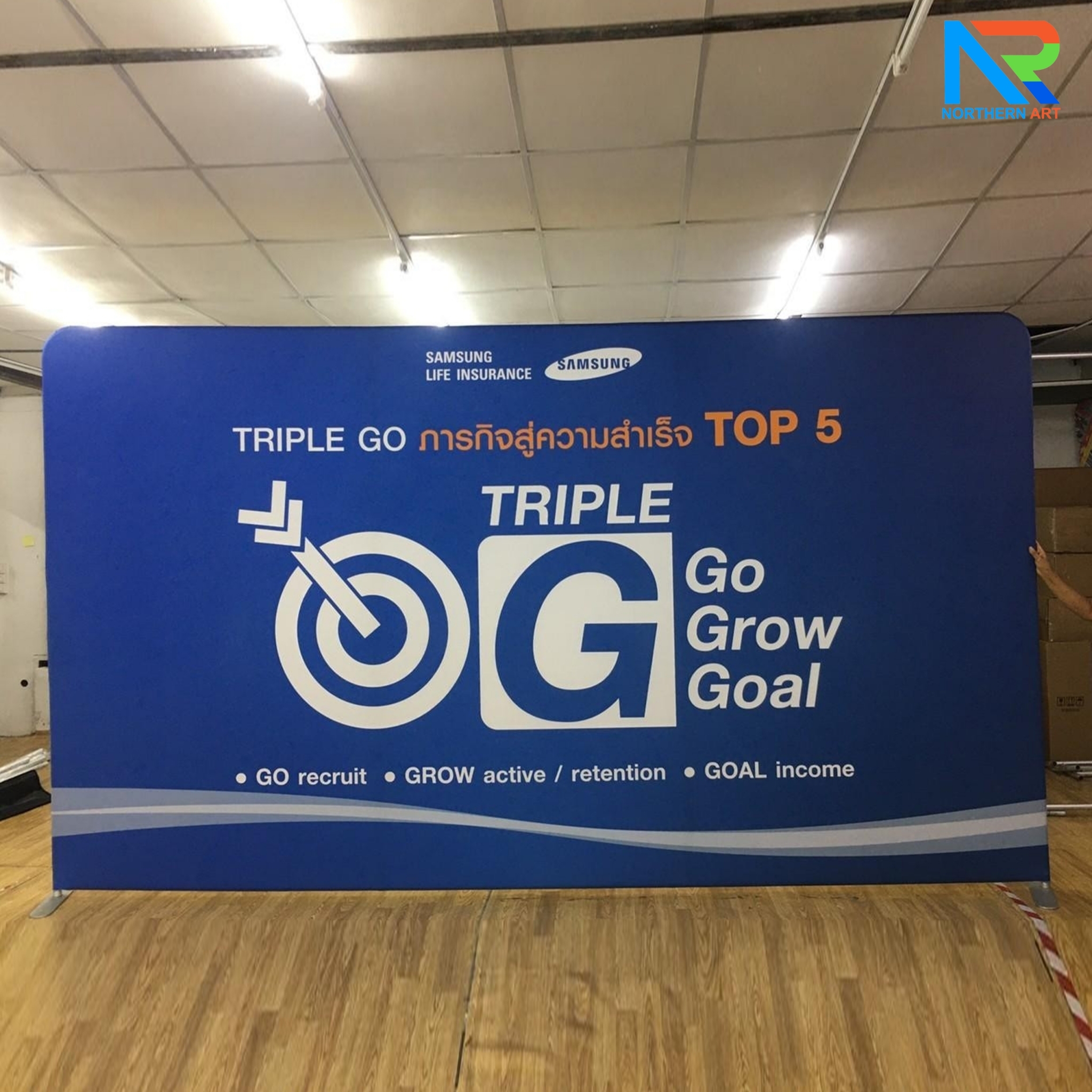 แบคดรอปผ้า (Fabric Backdrop) รุ่นตรง Savvy ขนาด (H)180 x (W)120-1000 cm. โครงอะลูมิเนียม ถอดประกอบได้ แถมฟรี! กระเป๋าใส่อุปกรณ์ 1 ใบ