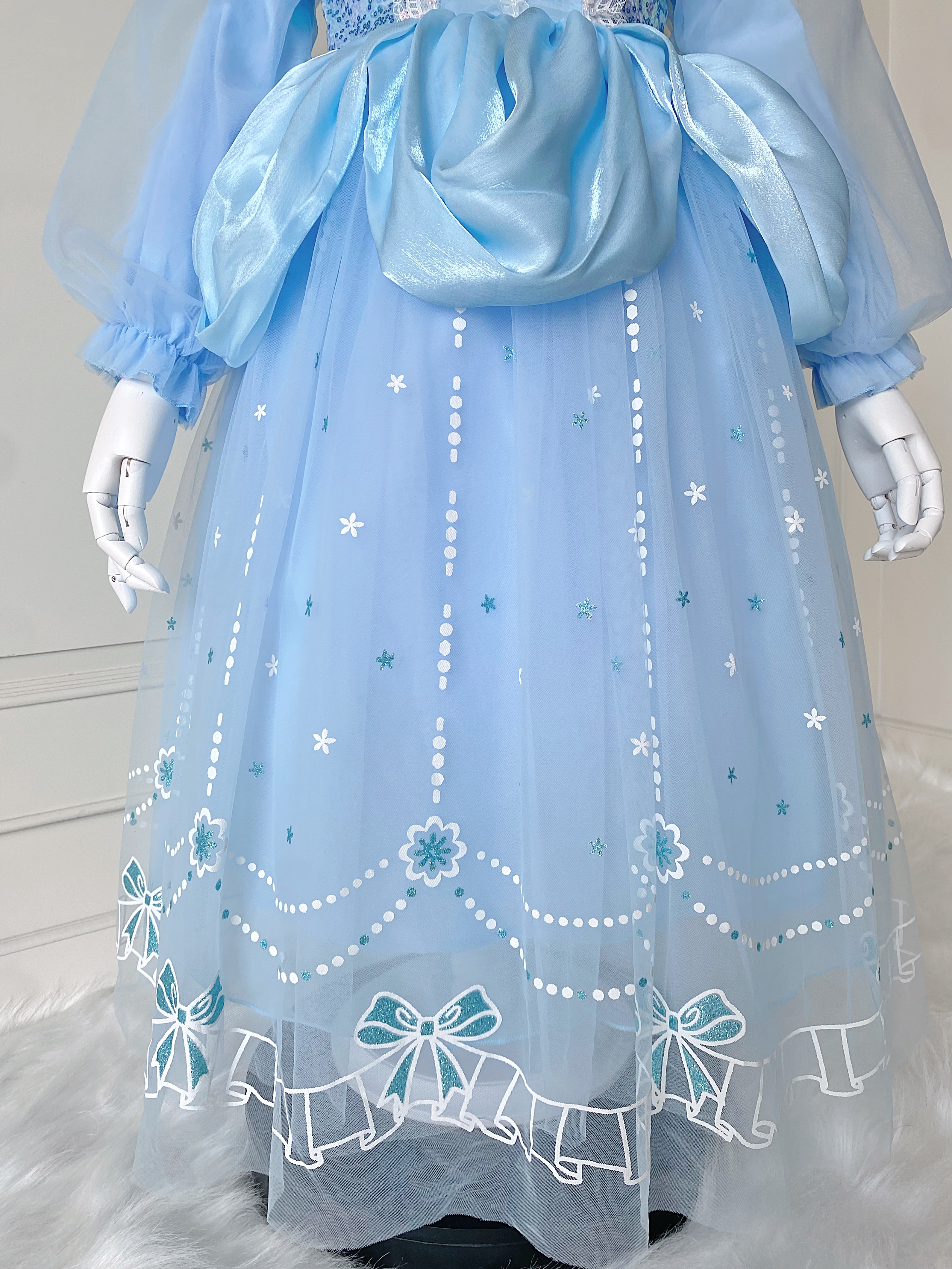 ชุดเจ้าหญิงซินเดอเรลล่า แขนยาว ต่อผ้าระย้าช่วงเอวลงมา