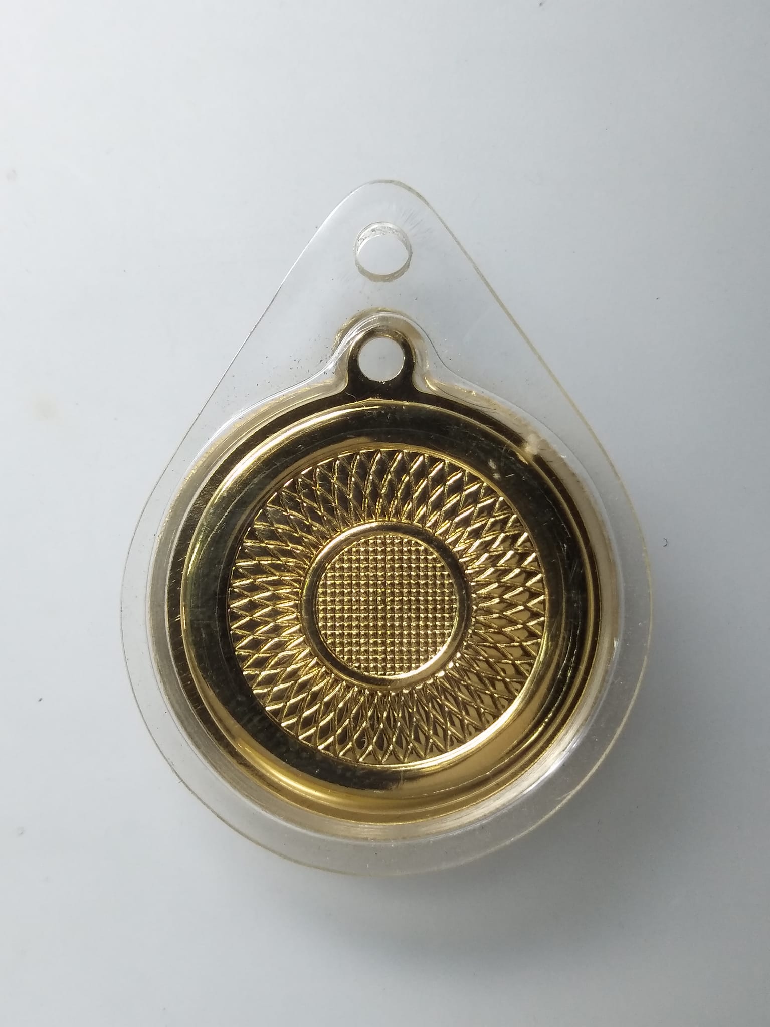 G670 เหรียญโยเร พลังเหนือธรรมชาติ เชื่อกันว่าเหรียญนี้ใช้ป้องกันการเจ็บป่วย และช่วยรักษาโรคที่เราเป็นอยู่ให้ทุเลาเบาบางลง เลี่ยมเดิมๆ สภาพสวย