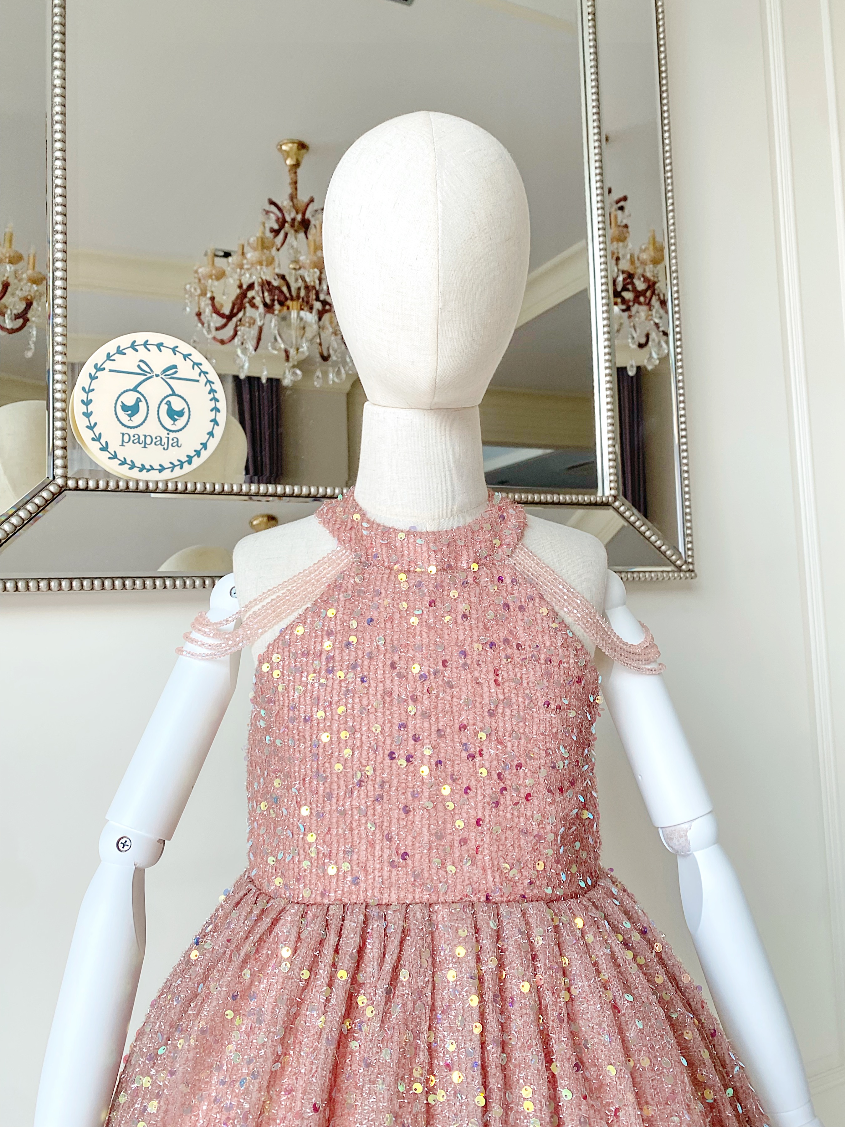 เดรสออกงานราตรียาวแขนล้ำสีชมพูตุ่นผ้าปักเลื่อมวิ้งๆ ทั้งชุด ประดับคริสตัลสุดหรู