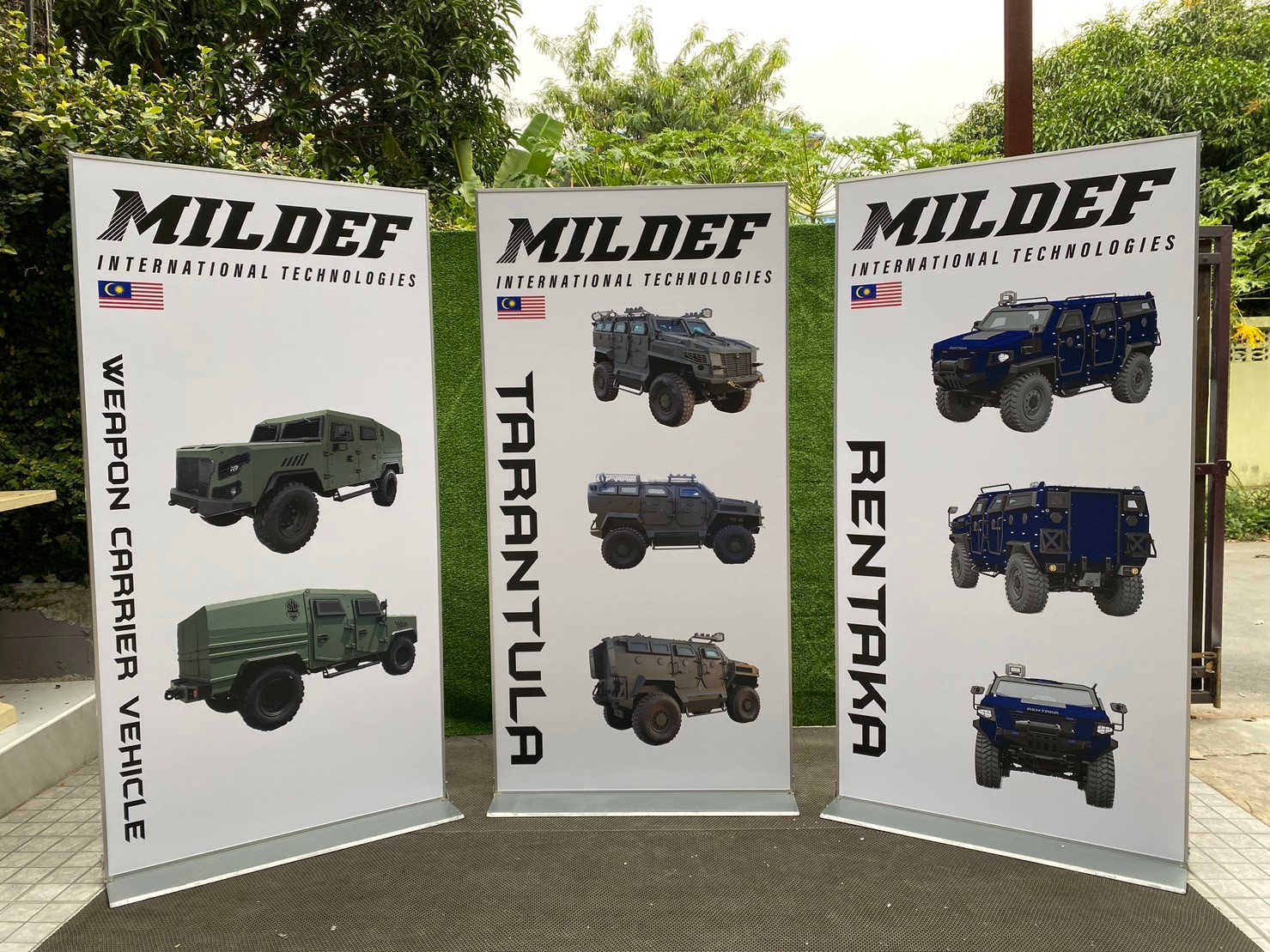 เช่าบอร์ดนิทรรศการ เช่าป้ายประชาสัมพันธ์ ขนาด 100x200 cm.โชว์งานพิมพ์ 2 ด้าน แข็งแรง มั่งคง พร้อมติดตั้งหน้างาน