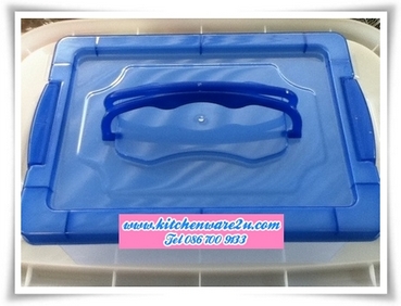 P05262 กล่องเอนกประสงค์หูหิ้ว ฝาล๊อค ขนาด 23*31*13 ตัวขาว ฝาสี เกรดเอ (ราคาส่งต่อ 12 ใบ คลิ๊กที่สินค้าเพื่อชมรายละเอียดของขนาด)