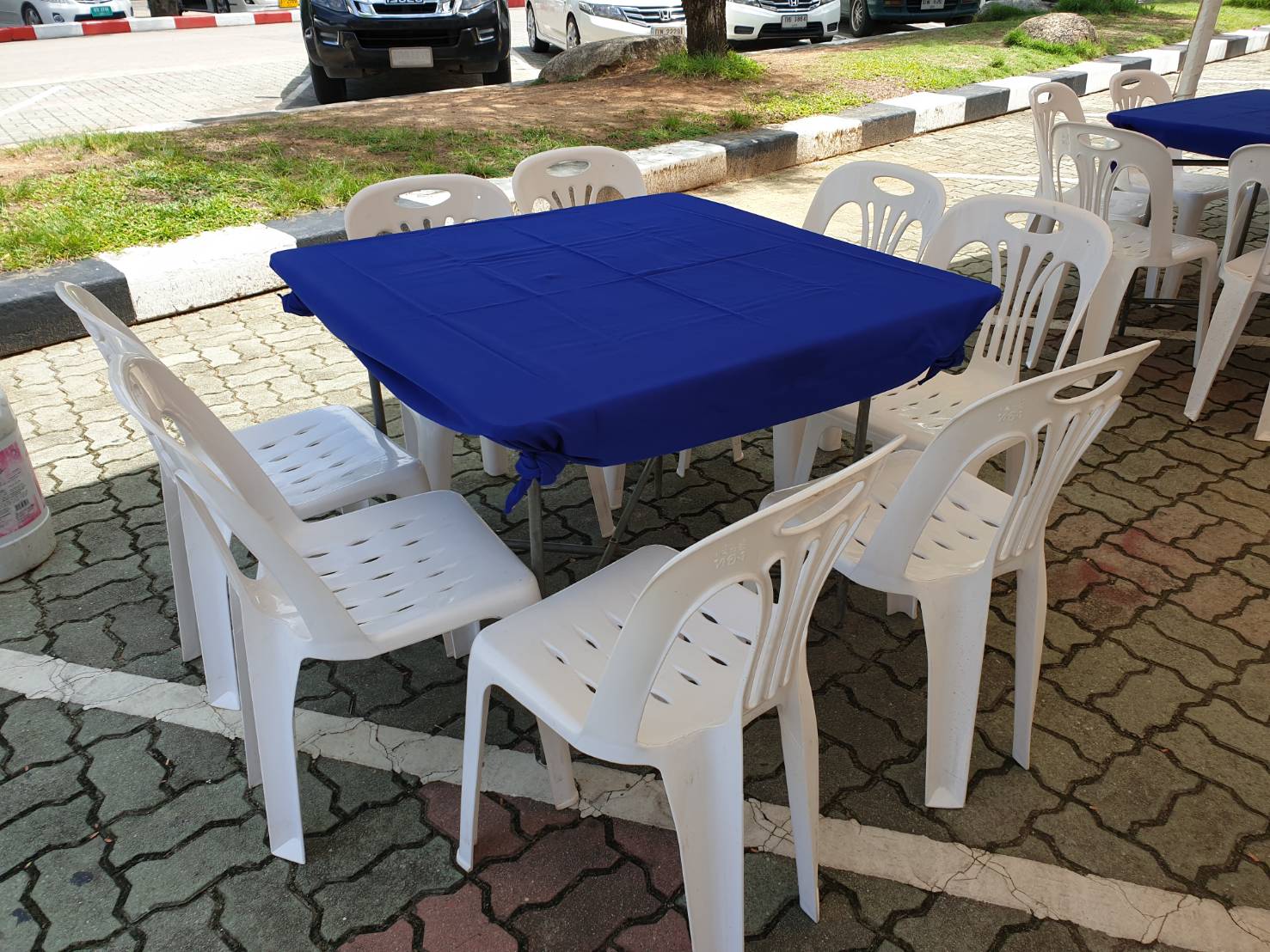 โต๊ะเหลี่่ยม1เมตร พร้อมเก้าอี้ (โต๊ะไม้) เหมาะสำหรับงานจัดเลี้ยงประเภทต่างๆ