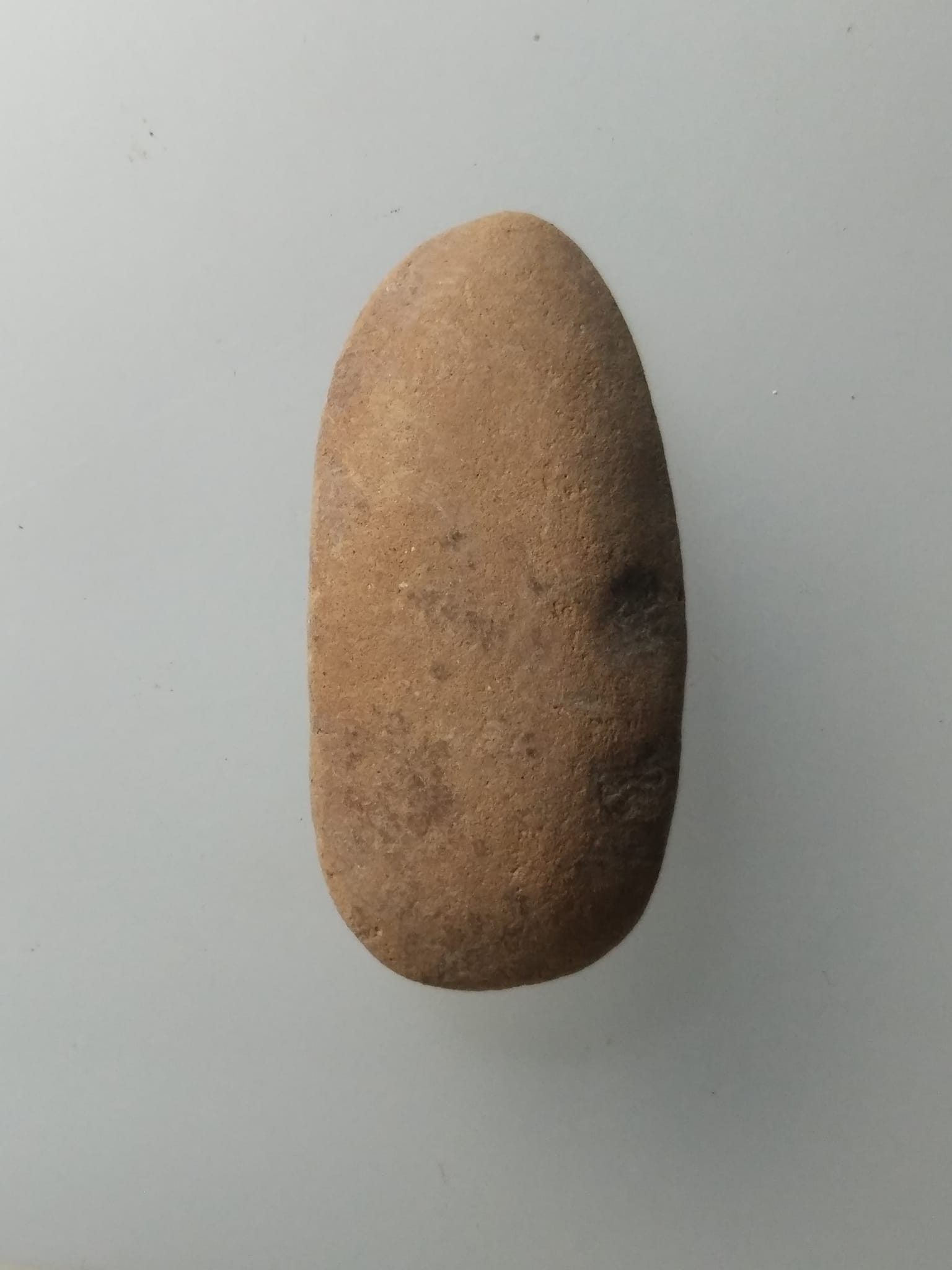 G980 พระขุนแผนไข่ผ่าซีก พิธีจตุรพิธพรชัย ปี 2518 เนื้อดิน วัดรัตนชัย(จีน) จ.อยุธยา (หลวงพ่อกวย ปลุกเสก)