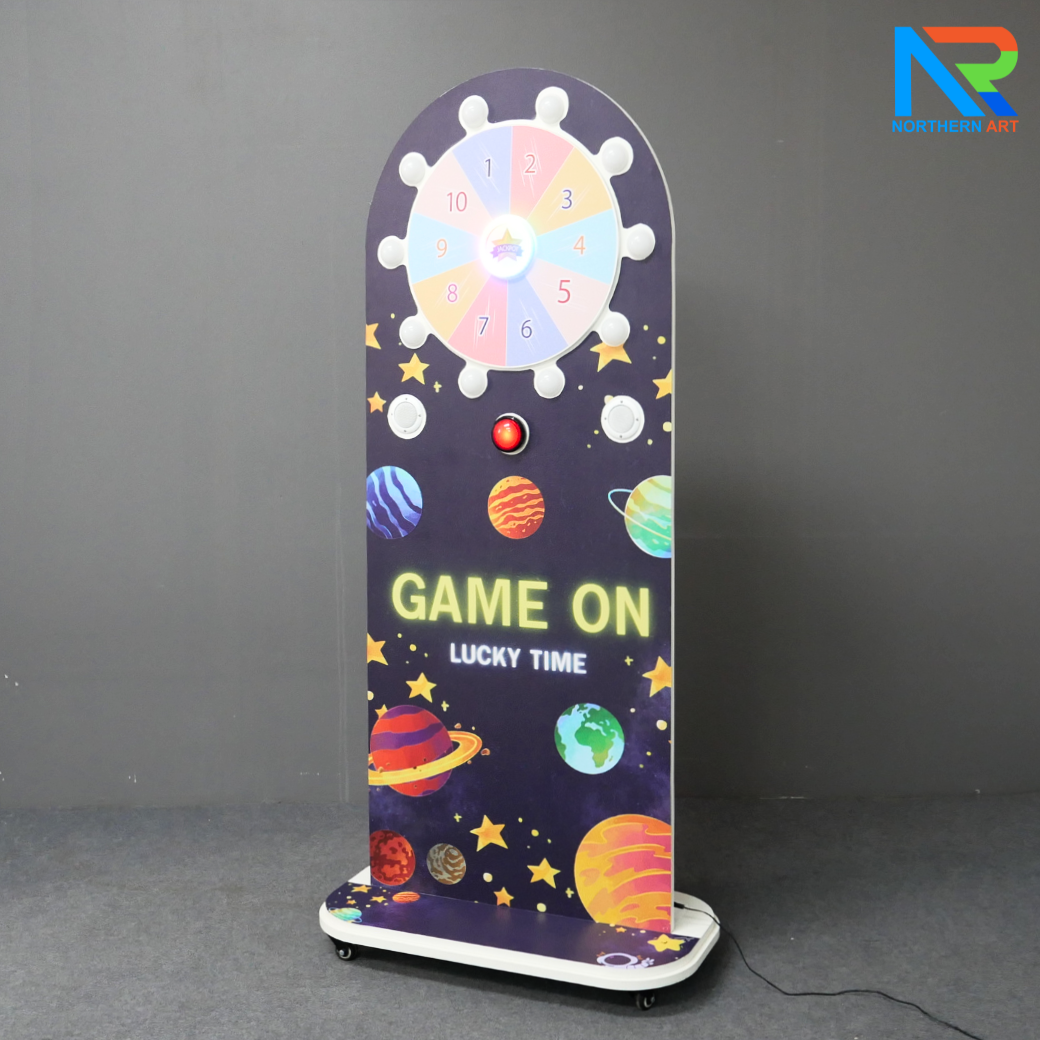 เกมส์วงล้อไฟฟ้าตั้งพื้น แบบปุ่มกดแรนดอม ไฟวิ่งวนพร้อมเสียง ขนาด (W)70 x (D)35 x (H)156 ซม.