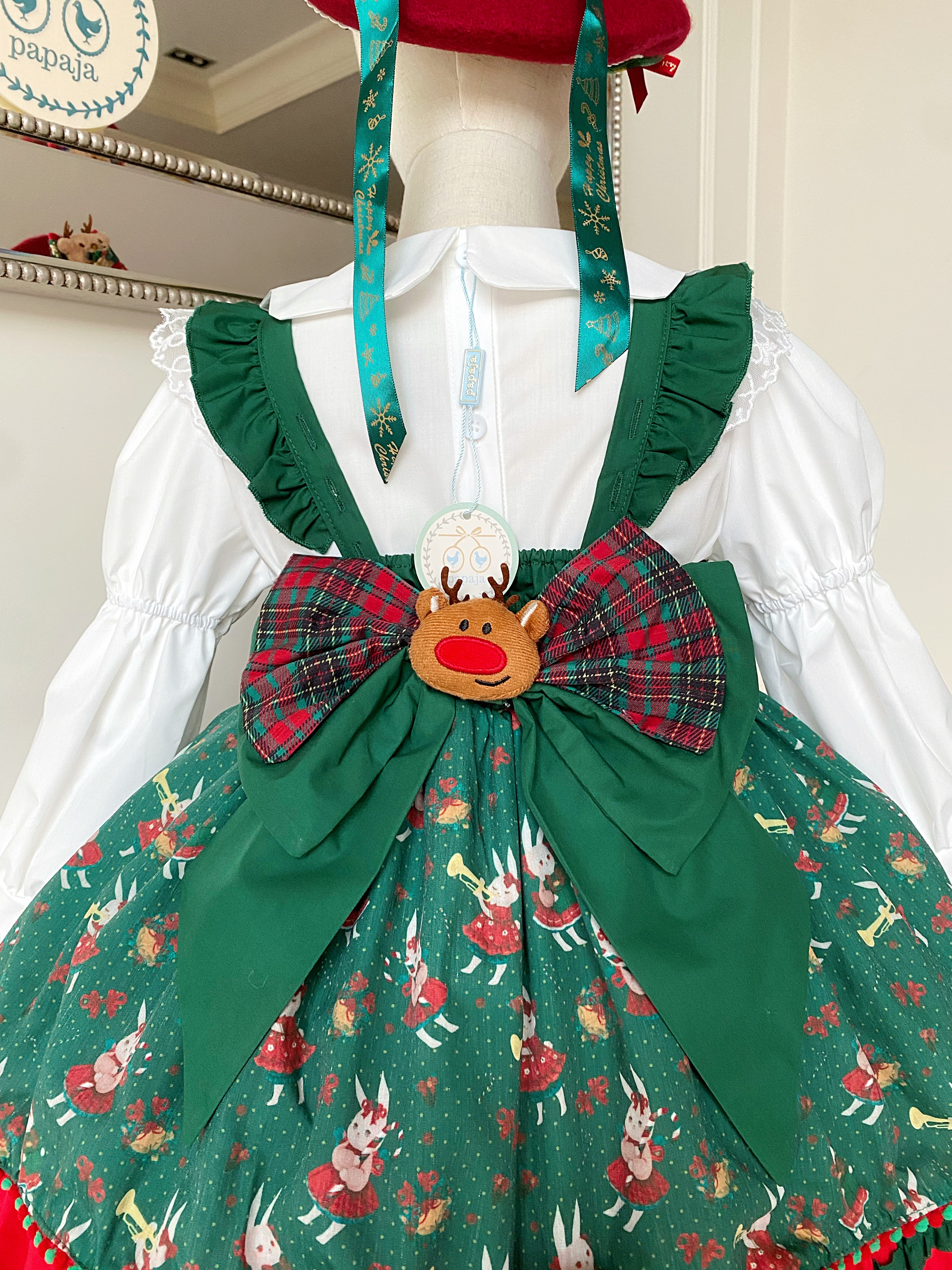 (เซต 4 ชิ้น) เซตเดรสคริสต์มาสงานพรีเมี่ยม ธีมต้น X'mas สีเขียวแดง (เดรส+เสื้อแขนยาว+หมวก+ถุงเท้า) Christmas