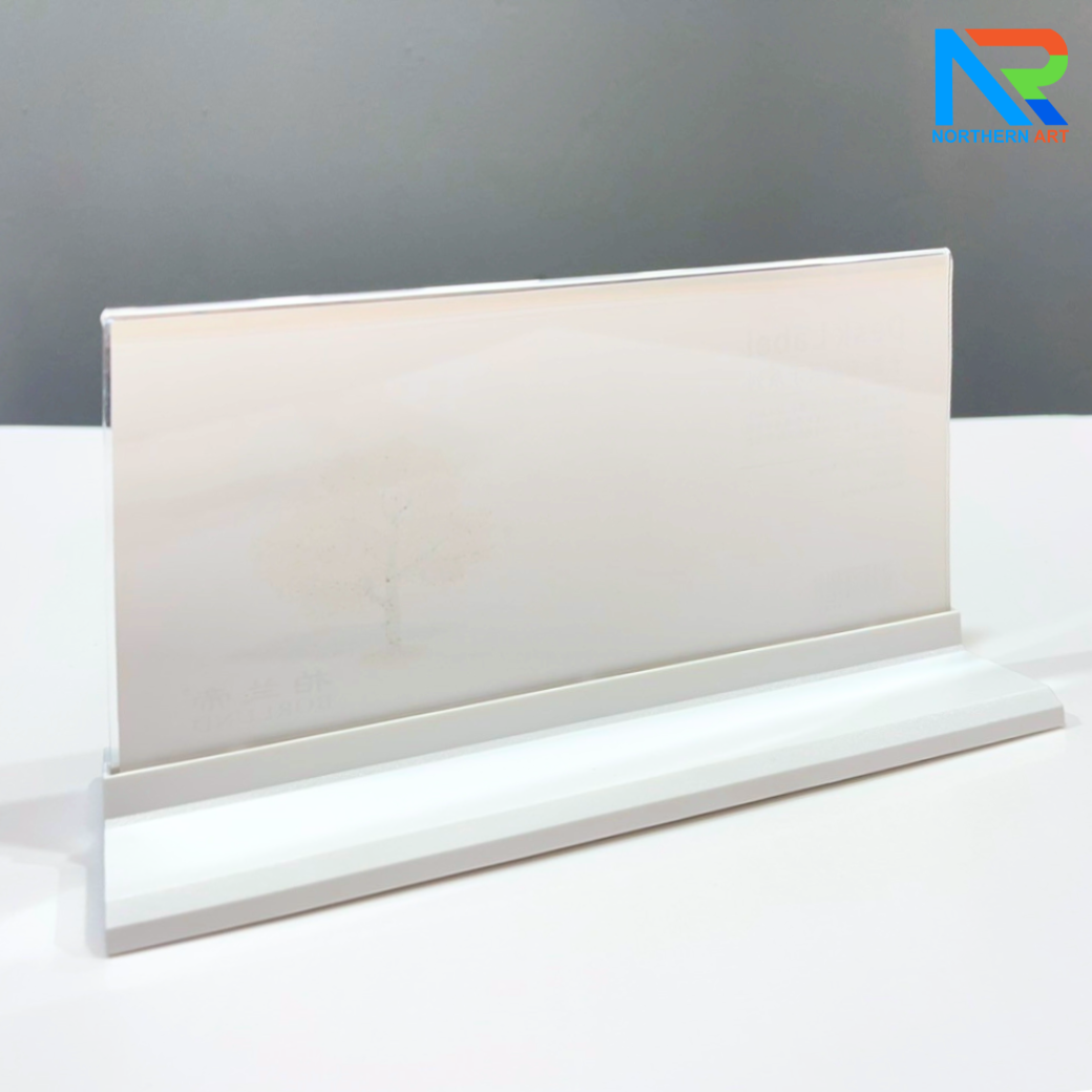 ป้ายชื่อตั้งโต๊ะ สีขาว ขนาด (W)21 x (D)7 x(H)11.5 โชว์งานพิมพ์ได้ 2 หน้า ถอดประกอบได้