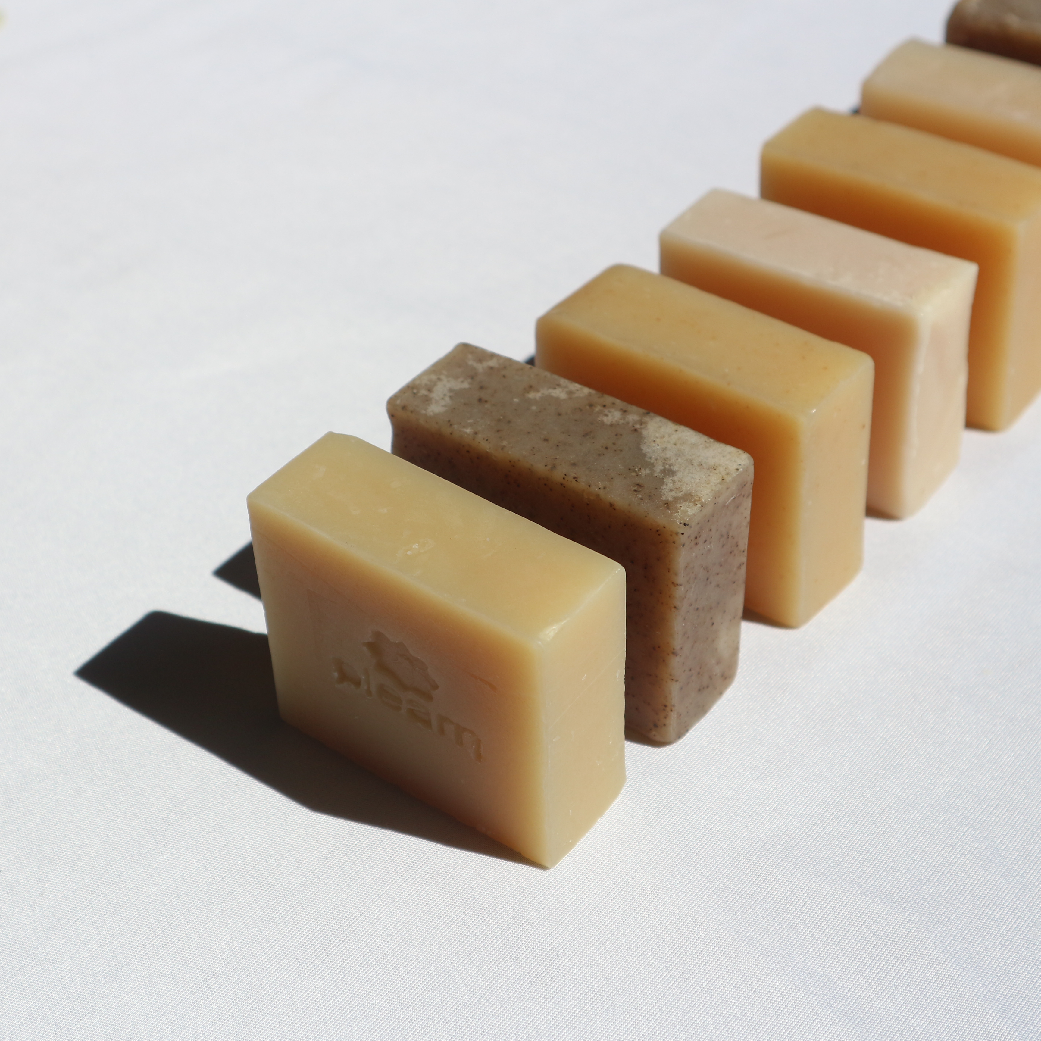 PLEARN สบู่น้ำมันตะไคร้ 100 g. จำนวน 3 ก้อน