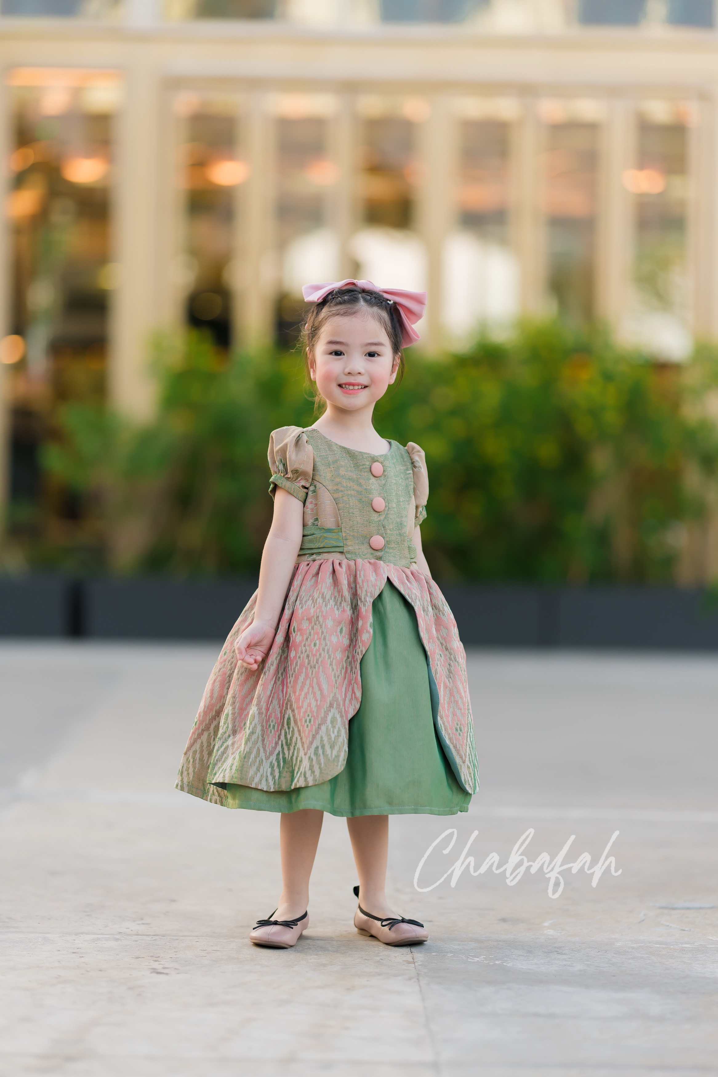 เดรสแขนตุ๊กตาผ้าไทย แบรนด์ Chabafah สีเขียวตุ่น