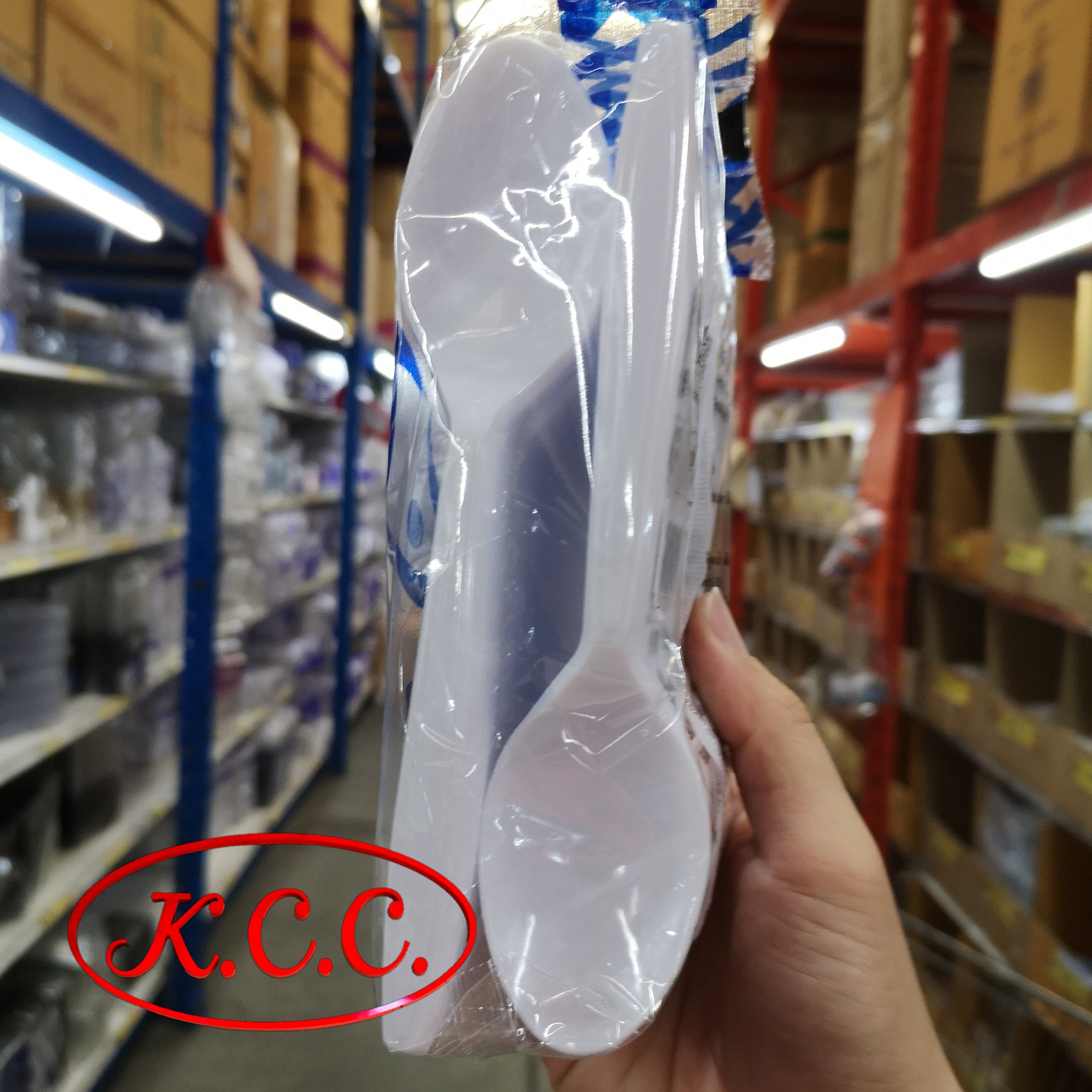 ช้อนพลาสติก ขาว SB 01S/M (100 ชิ้น) ตรา ดอกบัว