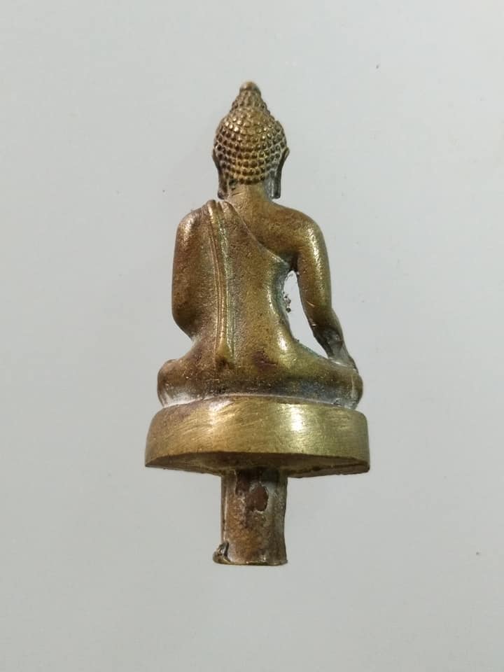 C586 พระยอดธง